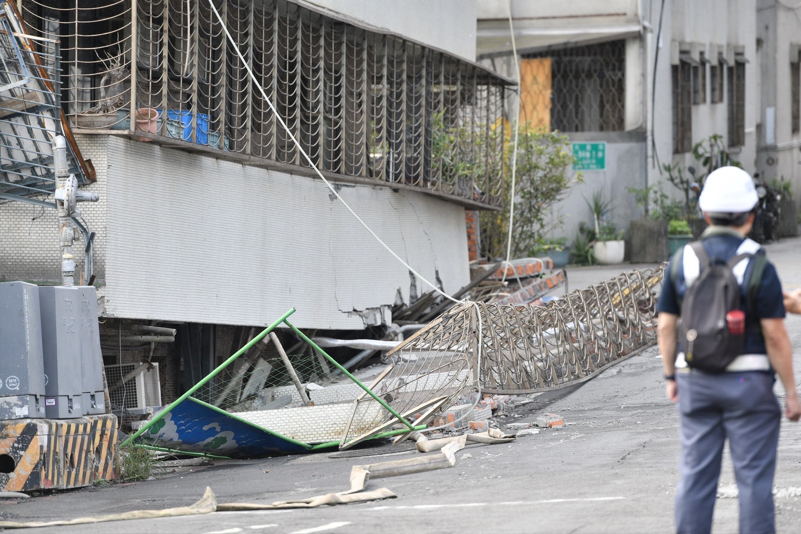 北市議員控市政府「判無損鄰」公文助建商續蓋釀禍。