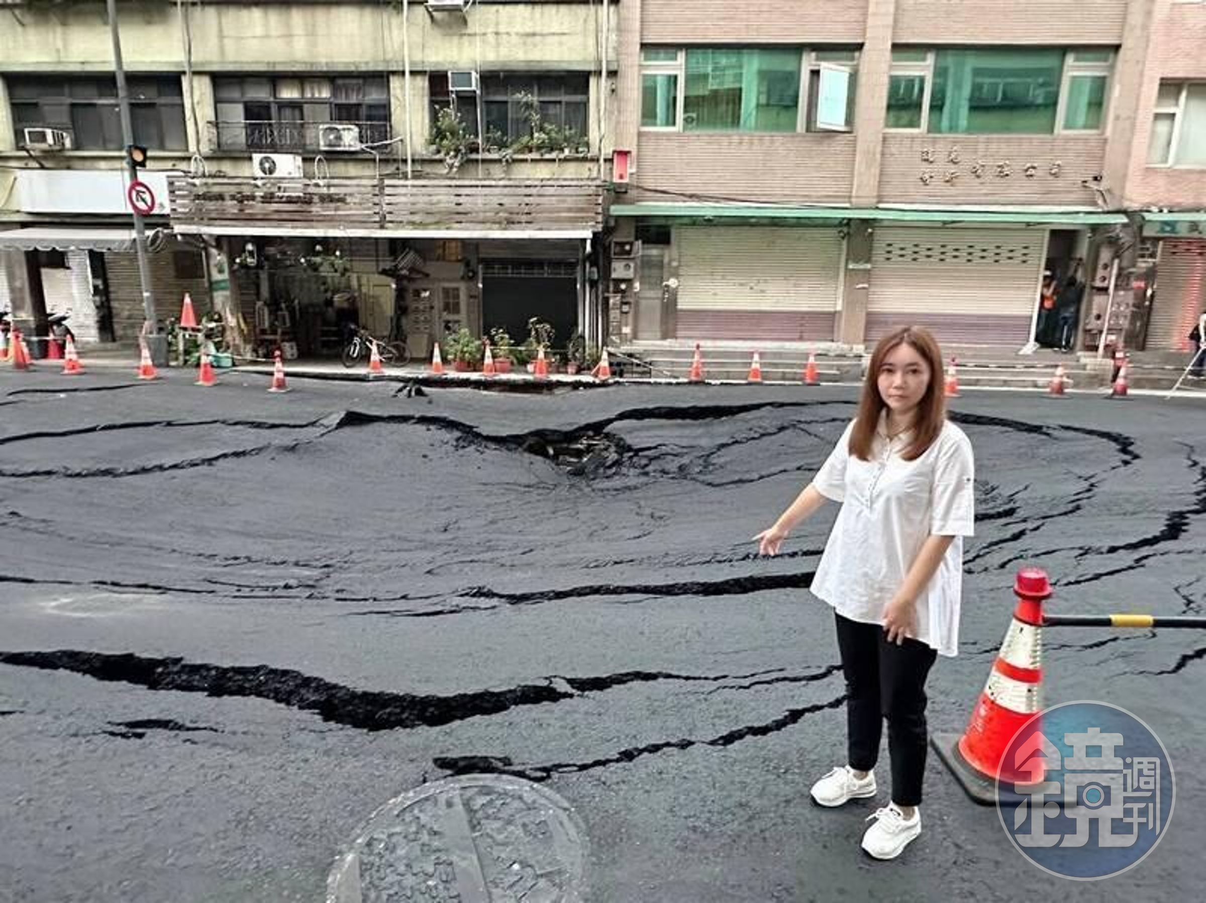 南京西路地陷。(台北市議員陳怡君提供)