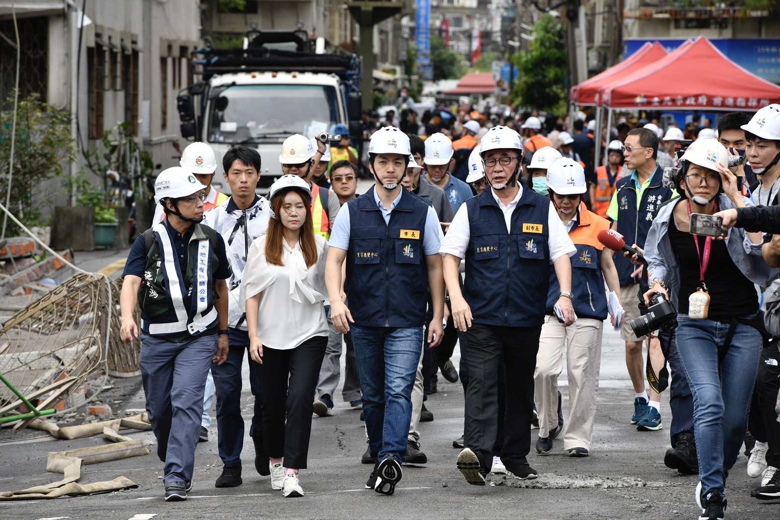 蔣萬安上午率副市長李四川及都發局長王玉芬等相關局處首長至現場。