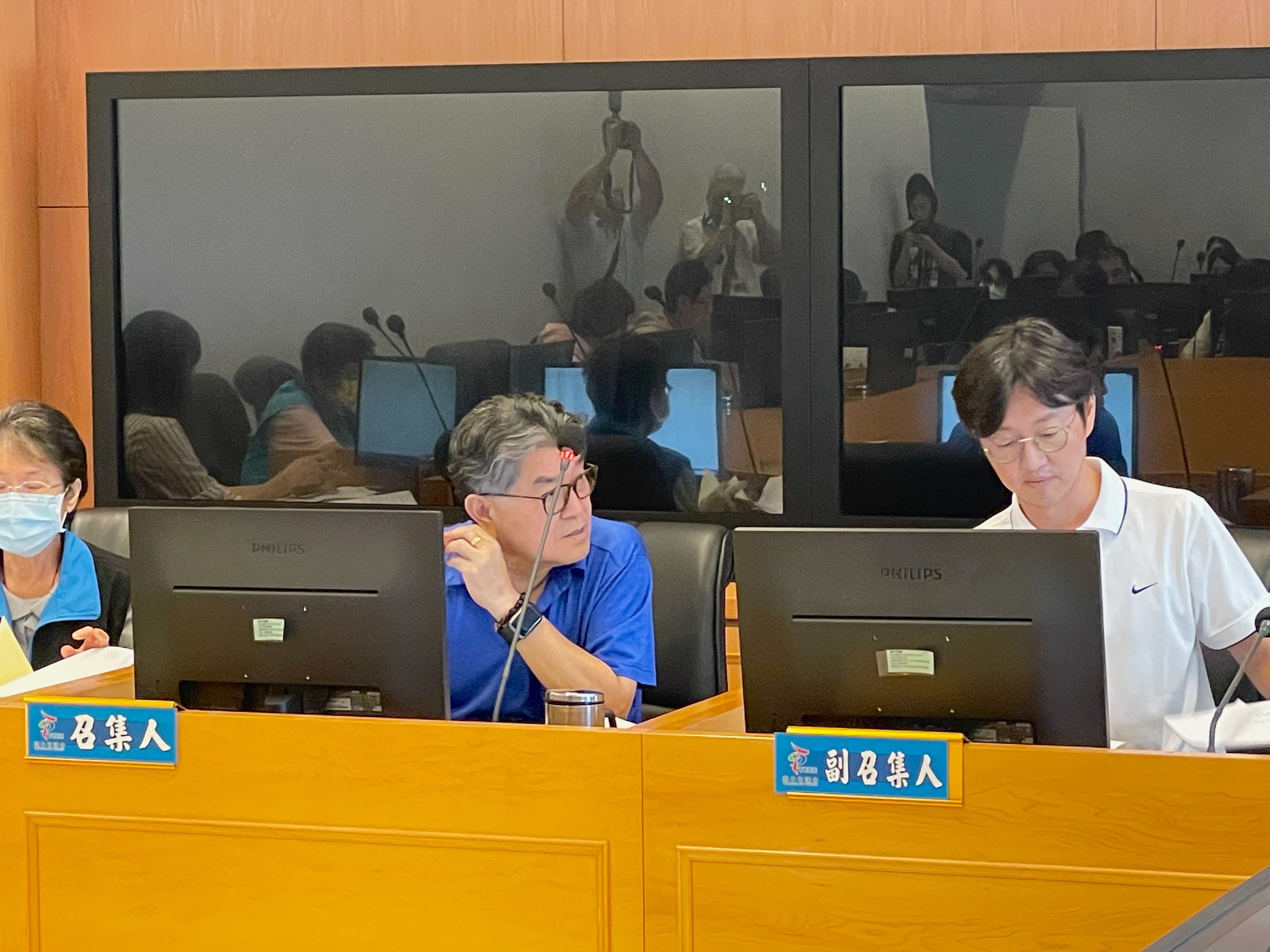 台中市農業局提出要廢止現有「台中市食農教育自治條例」，市議員李中、江肇國、周永鴻表示，市府應思考如何納入母法精神更新自治條例，而不是逕行廢止。（讀者提供）