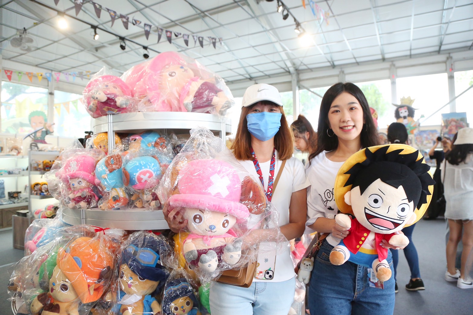 航海王商品販售區有各式限量商品。（台南市政府提供）