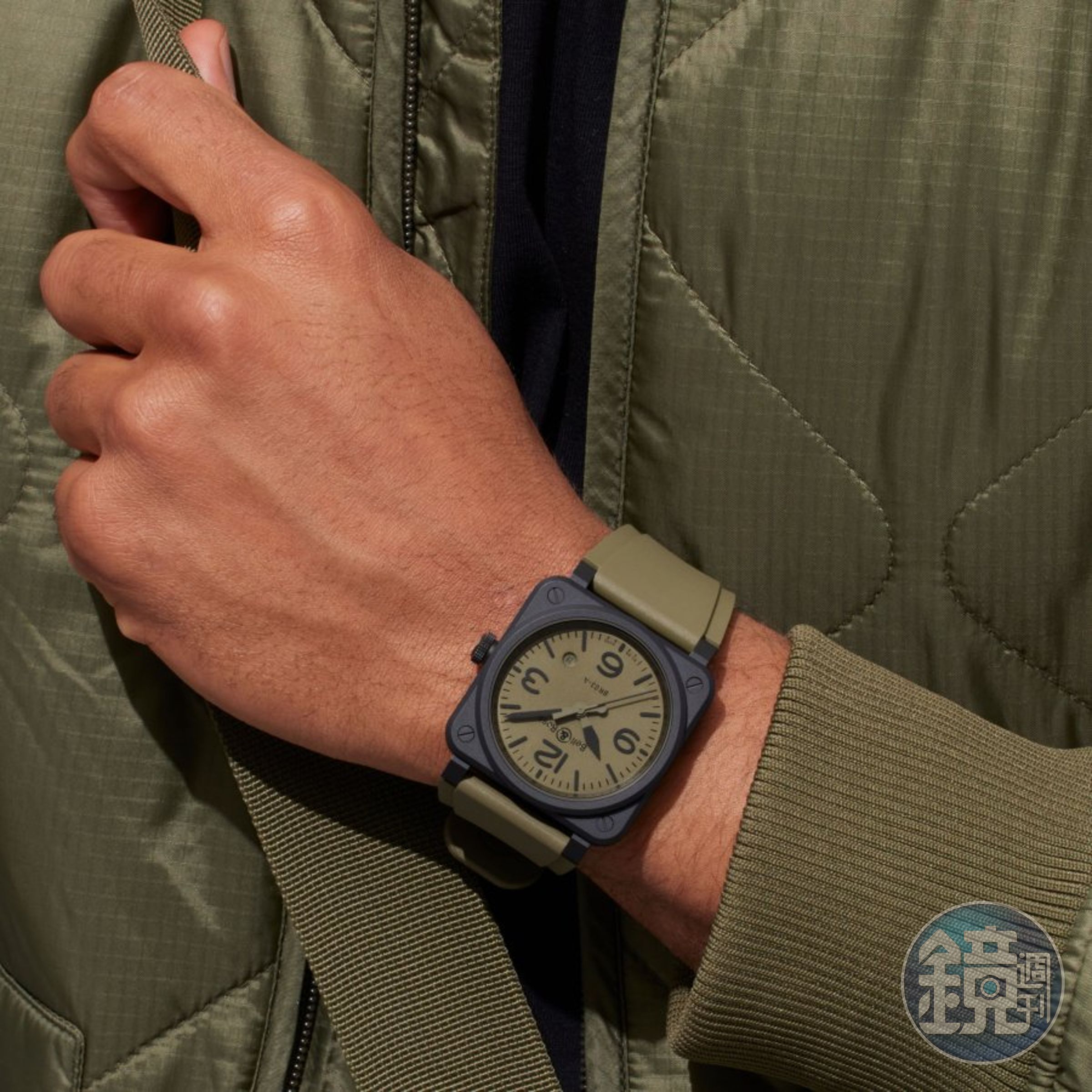 這款BR 03 Military Ceramic以啞黑色陶瓷錶殼配上軍綠色錶盤,為全新的設計。定價約NT$142,000。