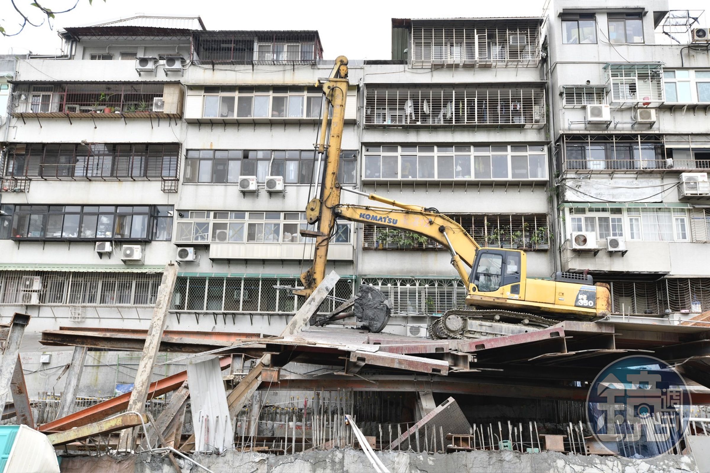 基泰大直案疑因地下室連續壁破裂，導致周邊民宅坍塌。