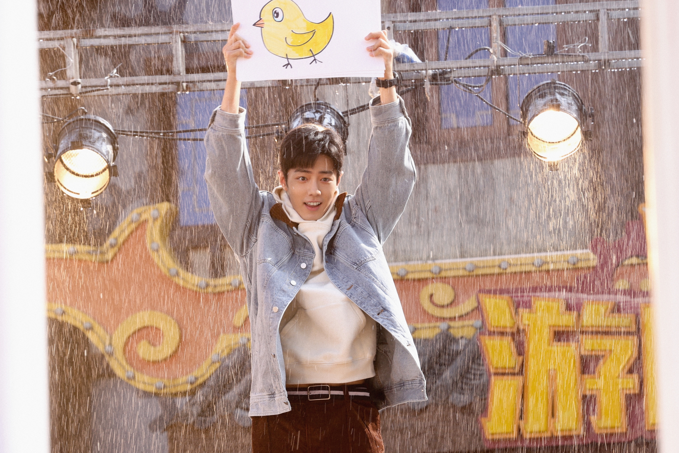 《驕陽伴我》裡的畫畫大多是肖戰親手畫出來的。(翻攝自肖戰工作室微博)