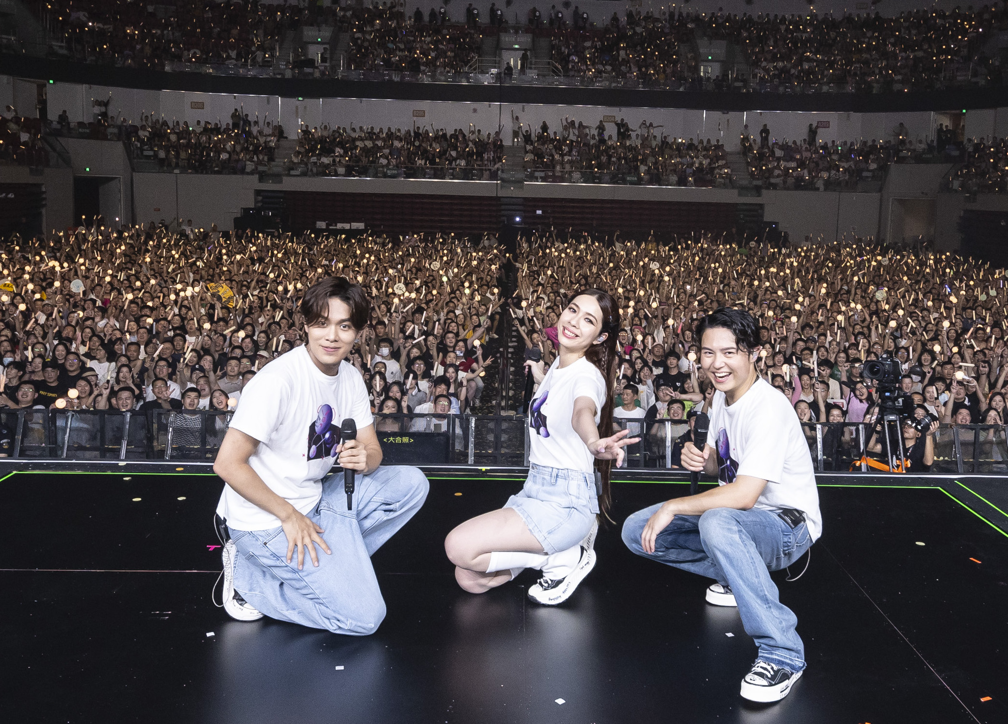 告五人每個月大型演出10場以上，相當忙碌。（相信音樂提供）