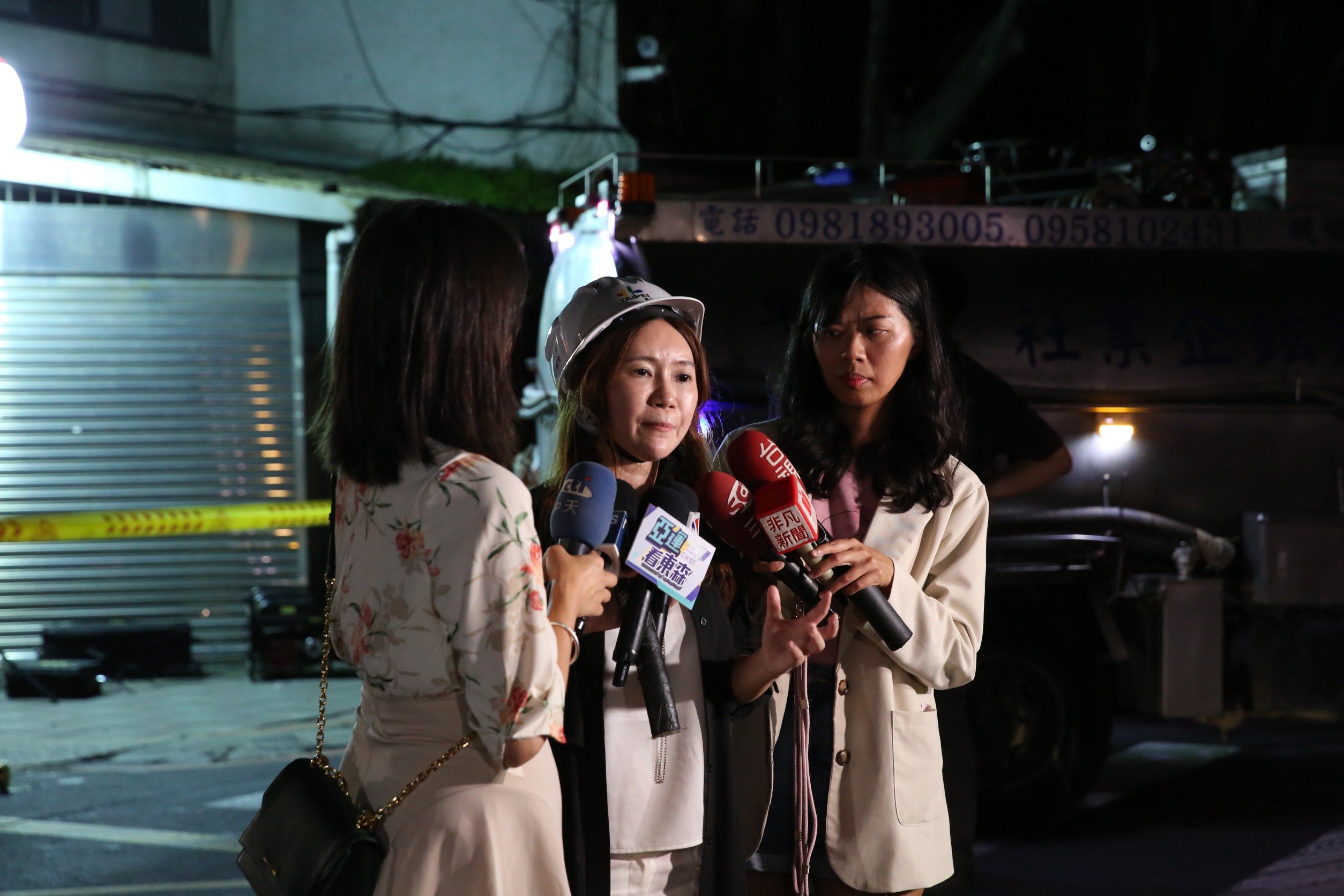 台北市議員陳怡君早在7月就接獲民眾陳情，屋損後她第一時間抵達現場替住戶發聲。