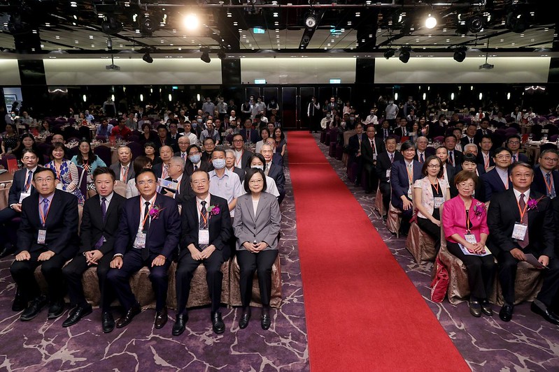 律師節慶祝大會上，司法院長許宗力指律師在國民法官案件表現像散沙引律師眾怒。（總統府提供）