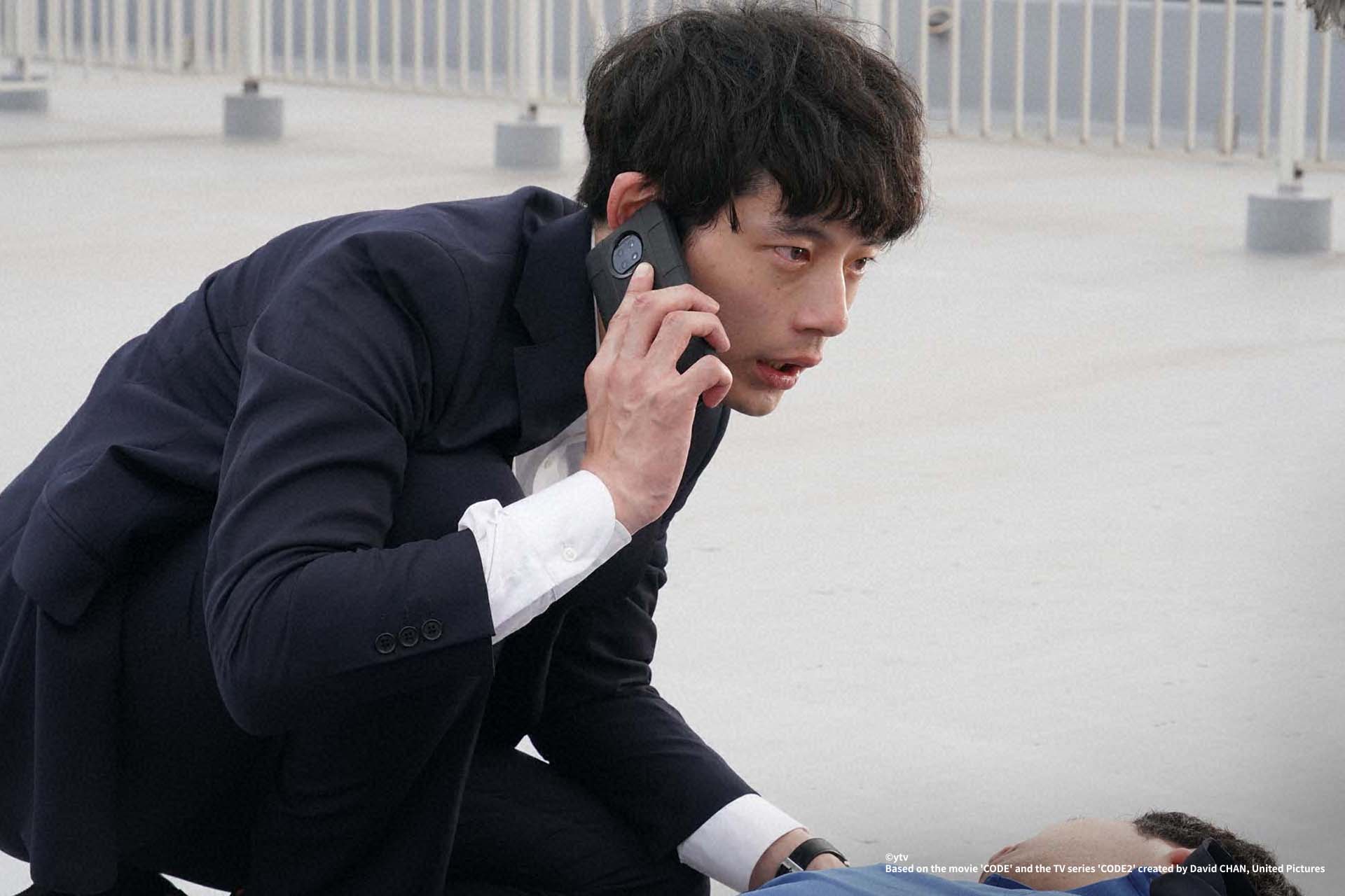 坂口健太郎主演《CODE-願望的代價》拍動作場面全身是傷,殺青讓他大喊「太棒了。」(HamiVideo提供)