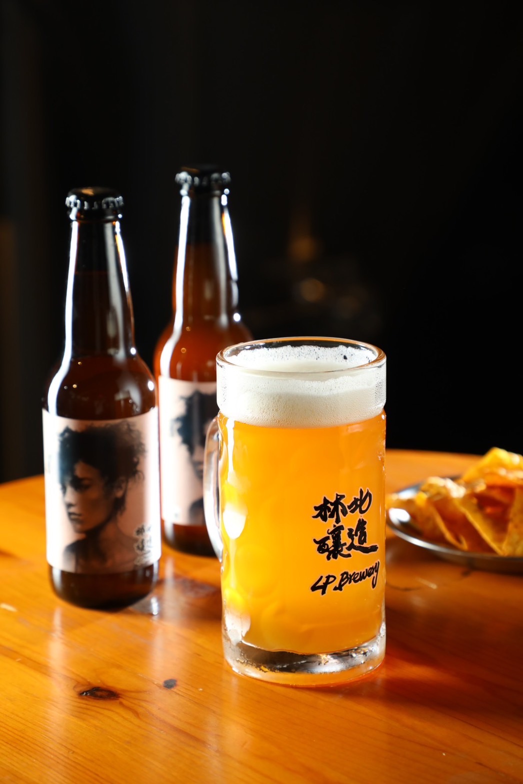 命名為「陪我愛我」的淡色艾爾,是林北釀造銷售第一的酒款。(120元/瓶)