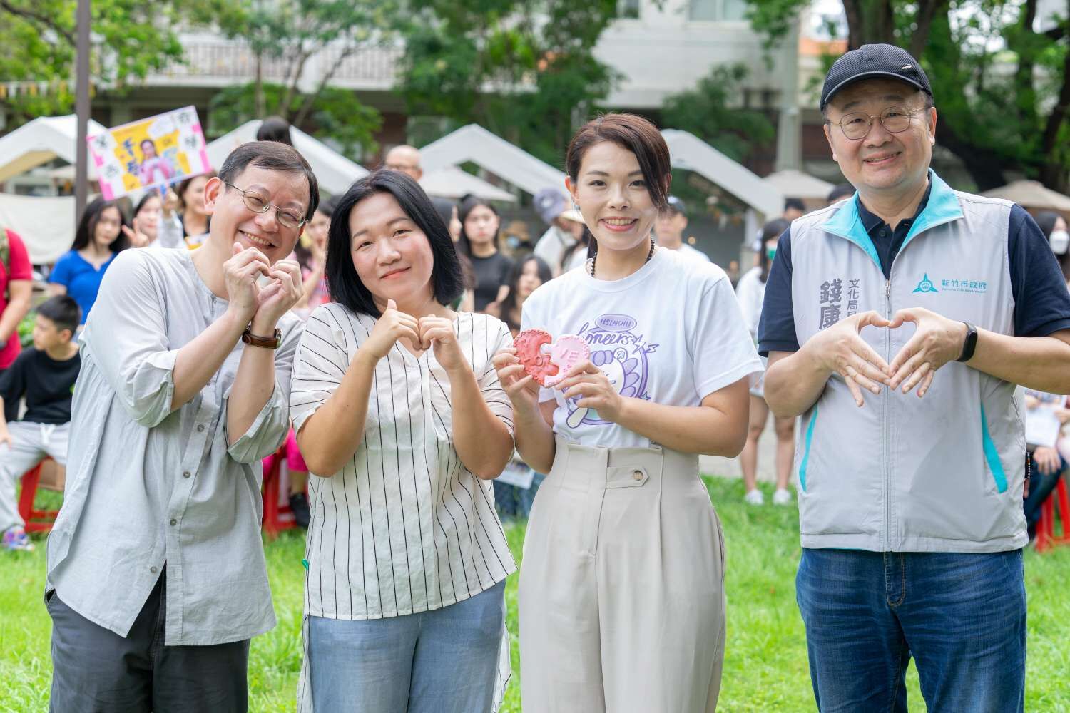 前文化局長錢康明（右1）無預警「被請辭」，他今於臉書po文表示，「聽說新竹市正在謠傳，我已談好上一集節目，至少要拿10萬以上」。（新竹市文化局提供）