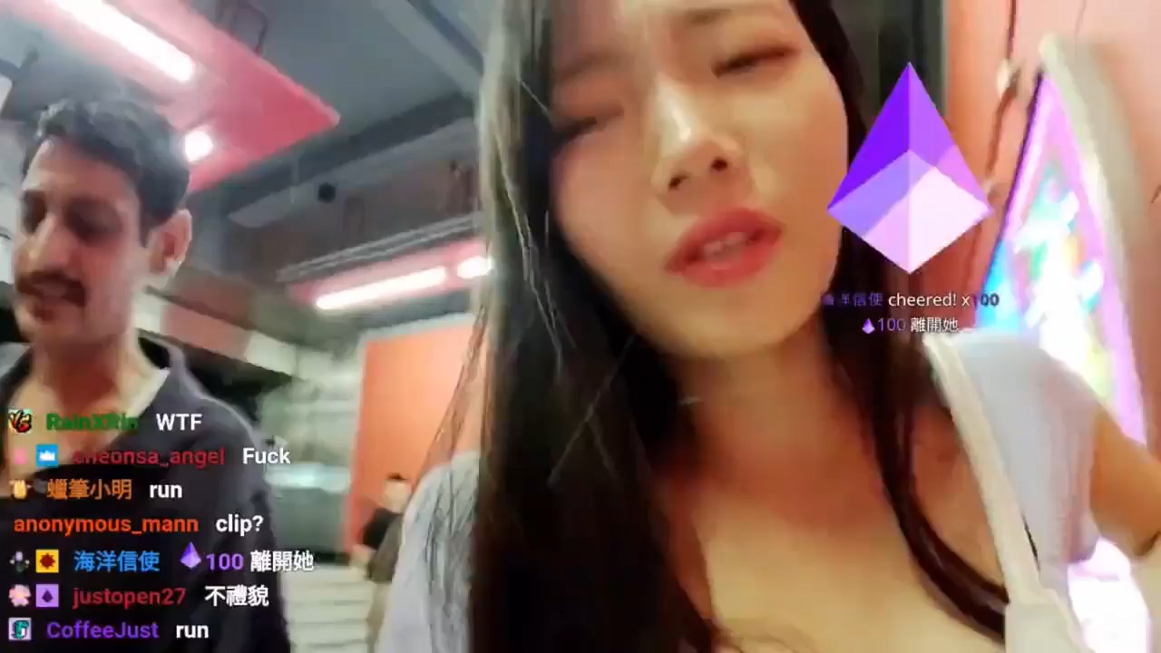 May搭香港地鐵，遇上恐怖癡漢。（翻自Reddit）