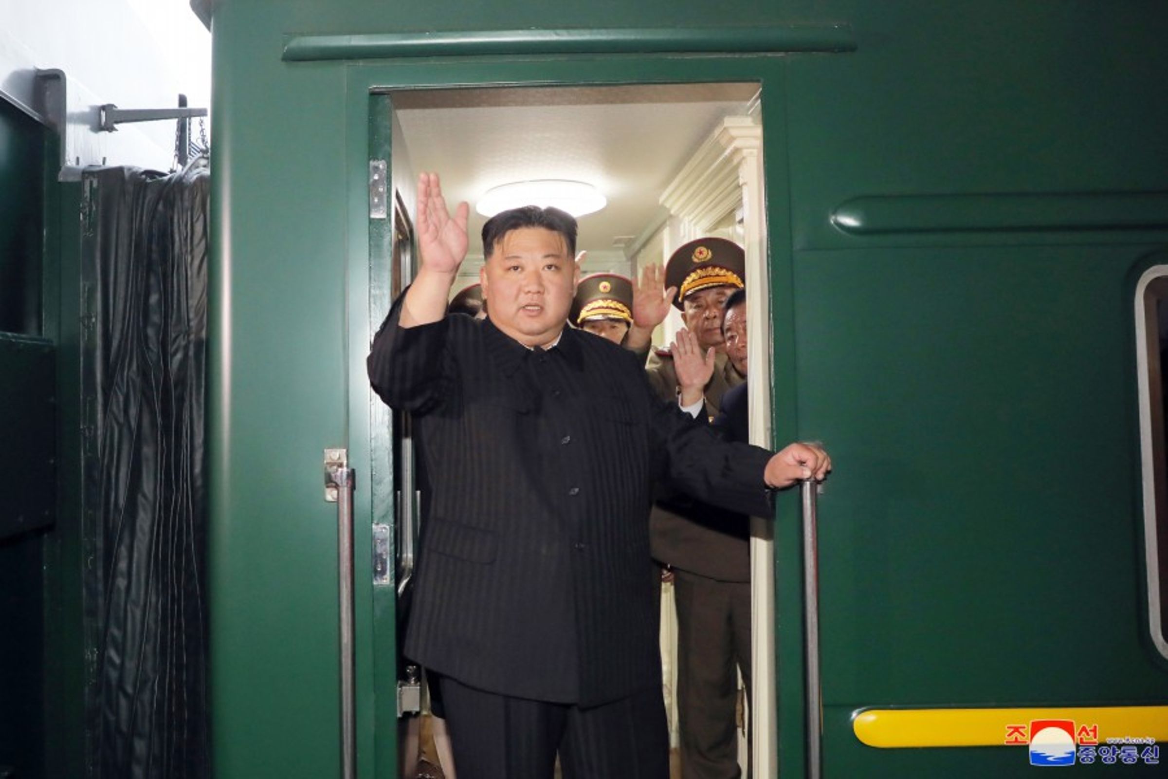 朝中社證實,金正恩週日下午搭乘列車前往俄羅斯。(翻攝自朝中社官網)