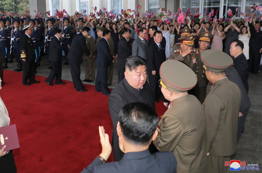 朝中社證實，金正恩週日下午搭乘列車前往俄羅斯。（翻攝自朝中社官網）