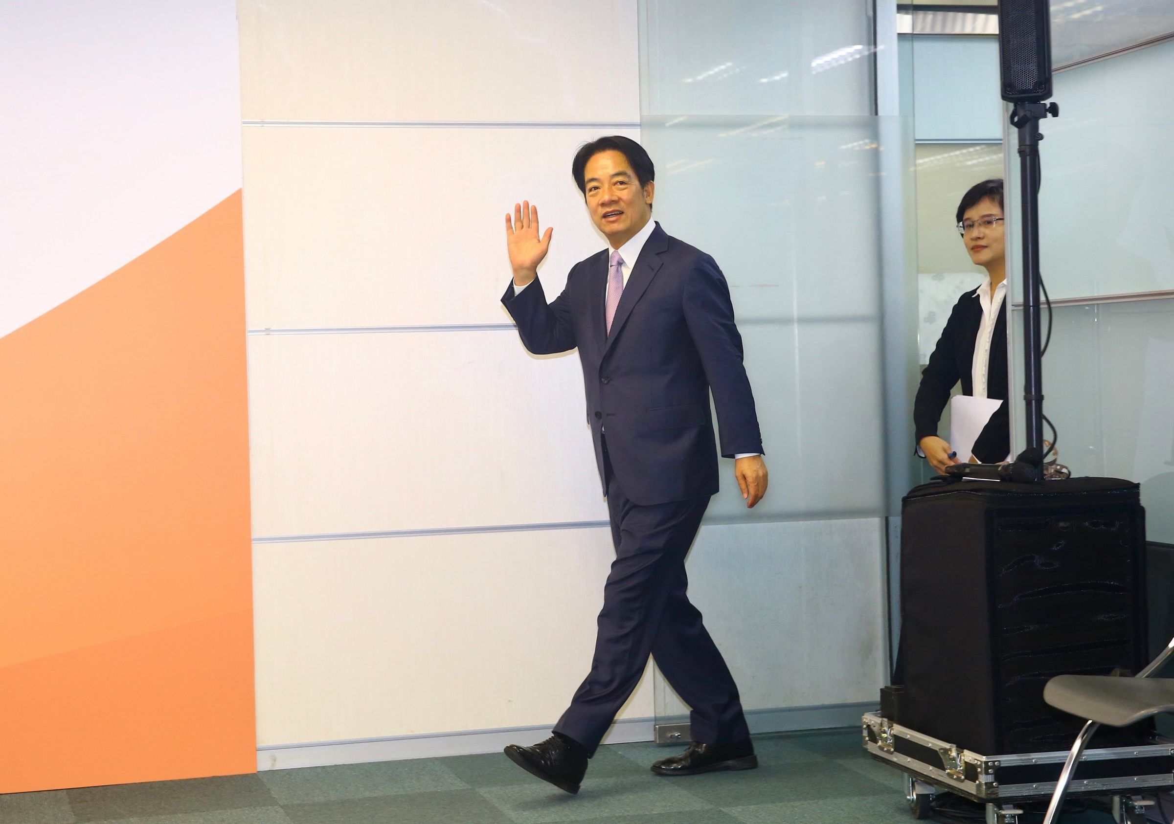 賴清德今舉辦記者會,說明「0-22歲投資未來世代」政見方向。