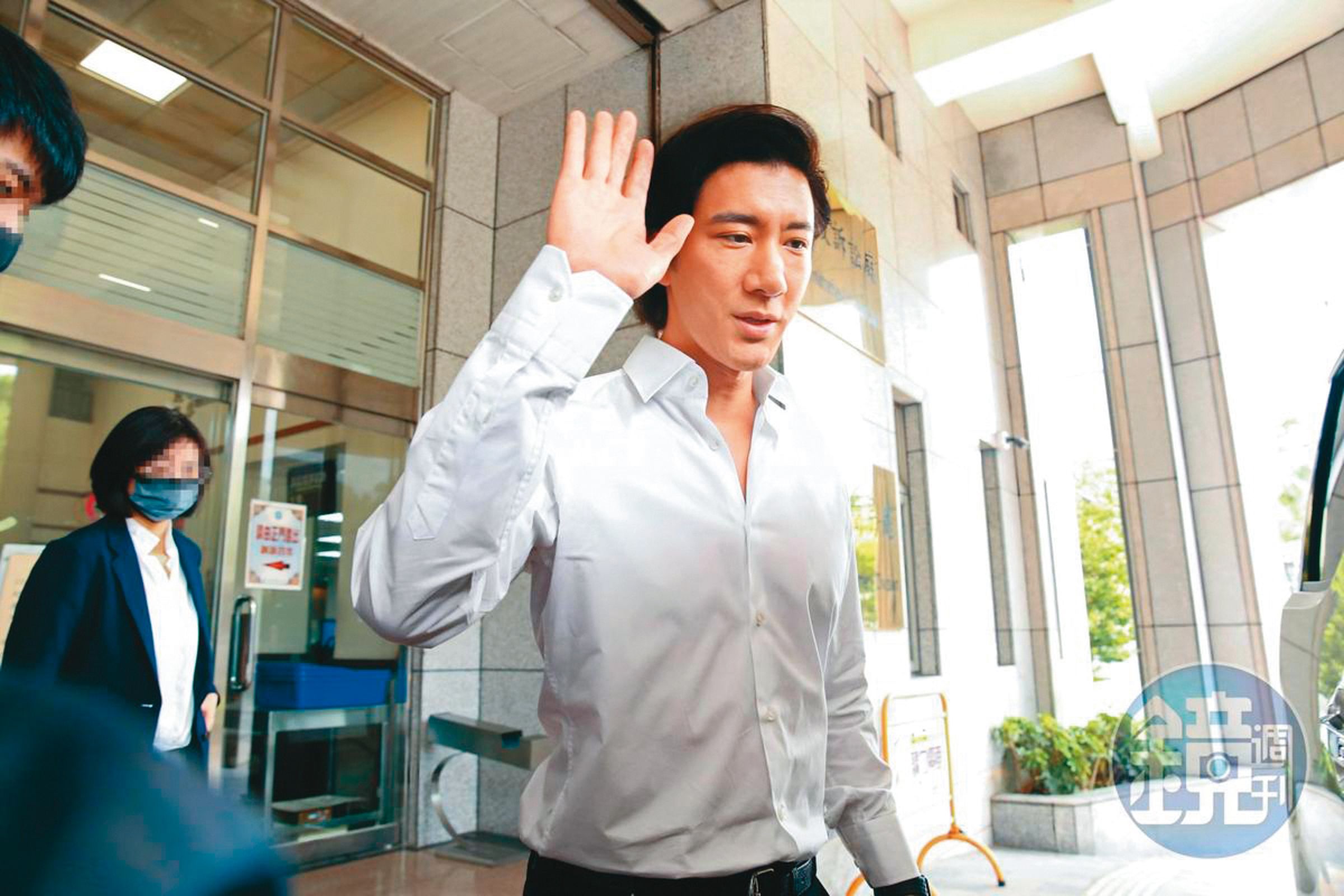 王力宏赴法院打離婚官司案。