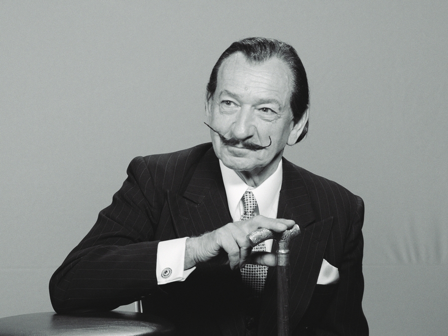 奧斯卡影帝班金斯利挑戰歷史人物，神還原瘋狂藝術家達利。（台北双喜提供）