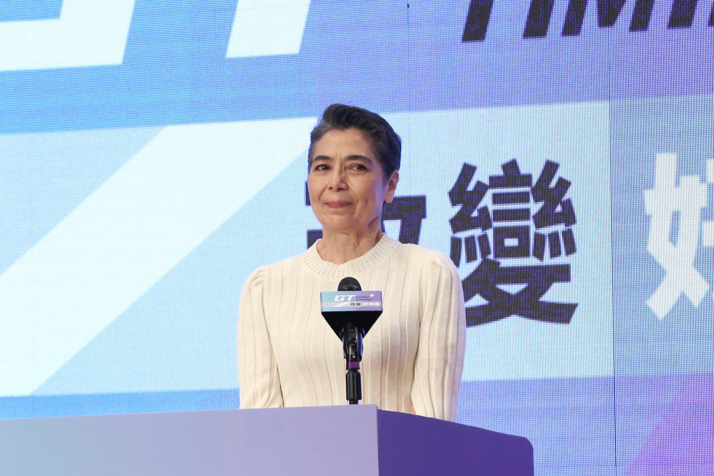 賴佩霞近期因影集《人選之人-造浪者》中飾演總統候選人並當選的「林月真」，備受年輕人關注。