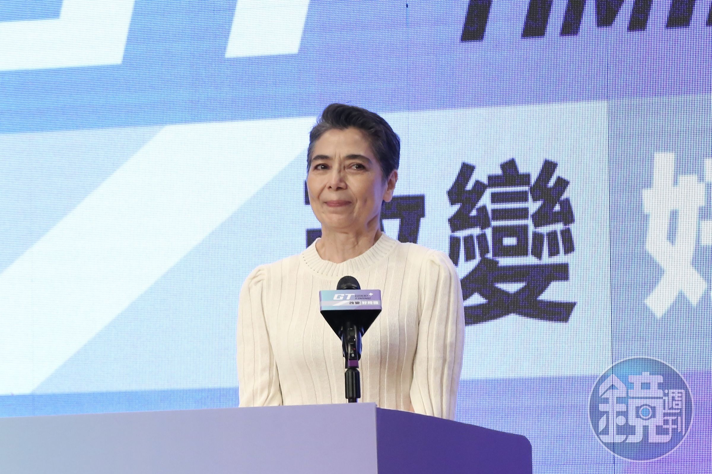 對於賴佩霞今天的演說內容,鄭運鵬認為她對台灣的理解片面且矛盾,這點和不少泛藍支持者差不多。