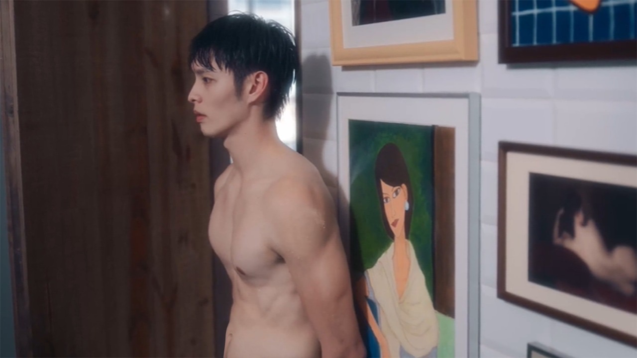 《火星上的維納斯》曹佑寧穿越到另個世界時，無意間展現健美身材。（CJ ENM HK提供）