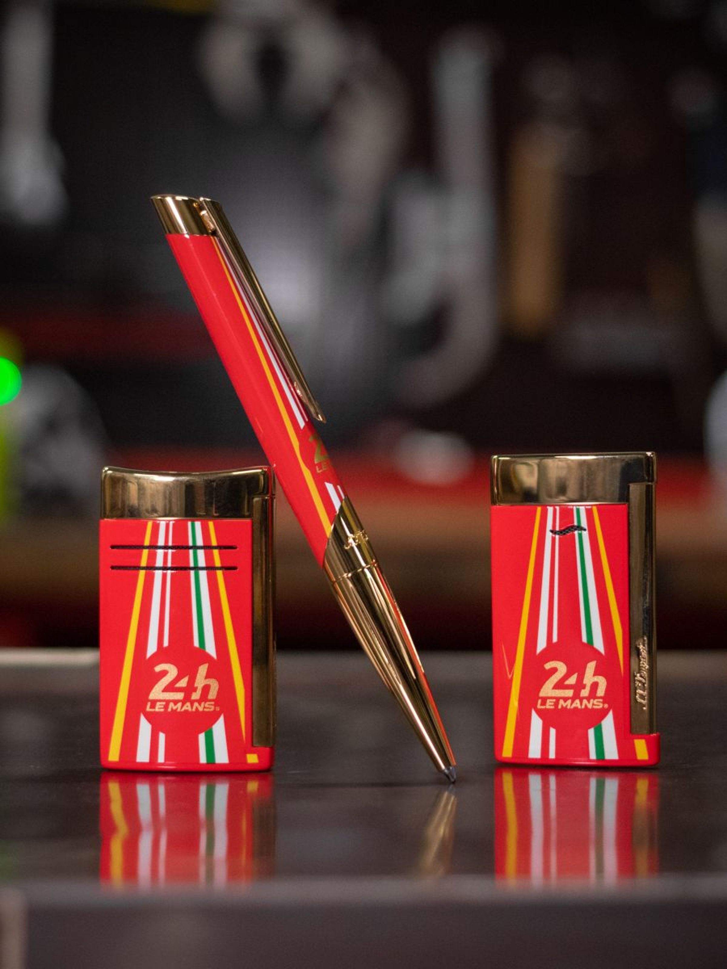 都彭（S.T. DUPONT）Le Mans 利曼24小時耐力賽限量聯名系列。Le Mans Premium 系列 Defi Millenium 限量原子筆，約NT$12,800。Le Mans Premium 系列 Slim 7 限量打火機，約NT$7,700。