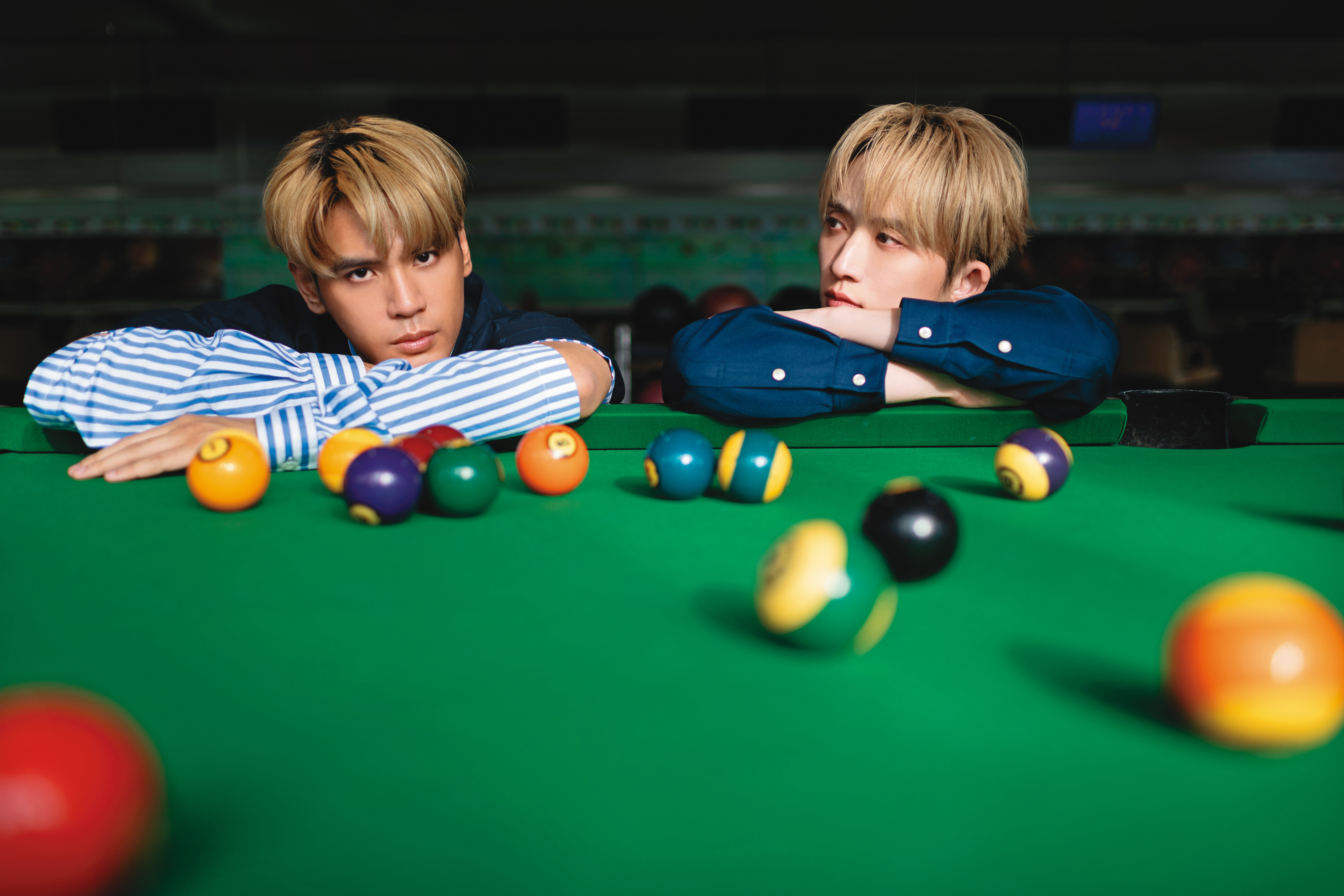 陳零九(左)與邱鋒澤(右)組成的「九澤CP」成立至今4年多,呈現他們在主持及綜藝之外的暖男情歌風。