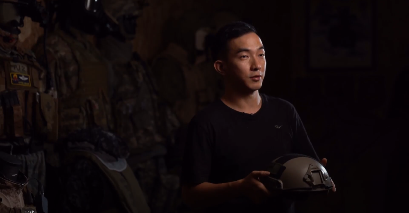 本週五《公視主題之夜SHOW》主題論壇探討戰爭議題,特邀台籍志願兵呂子豪分享親歷烏克蘭戰場前線故事。(公視提供)
