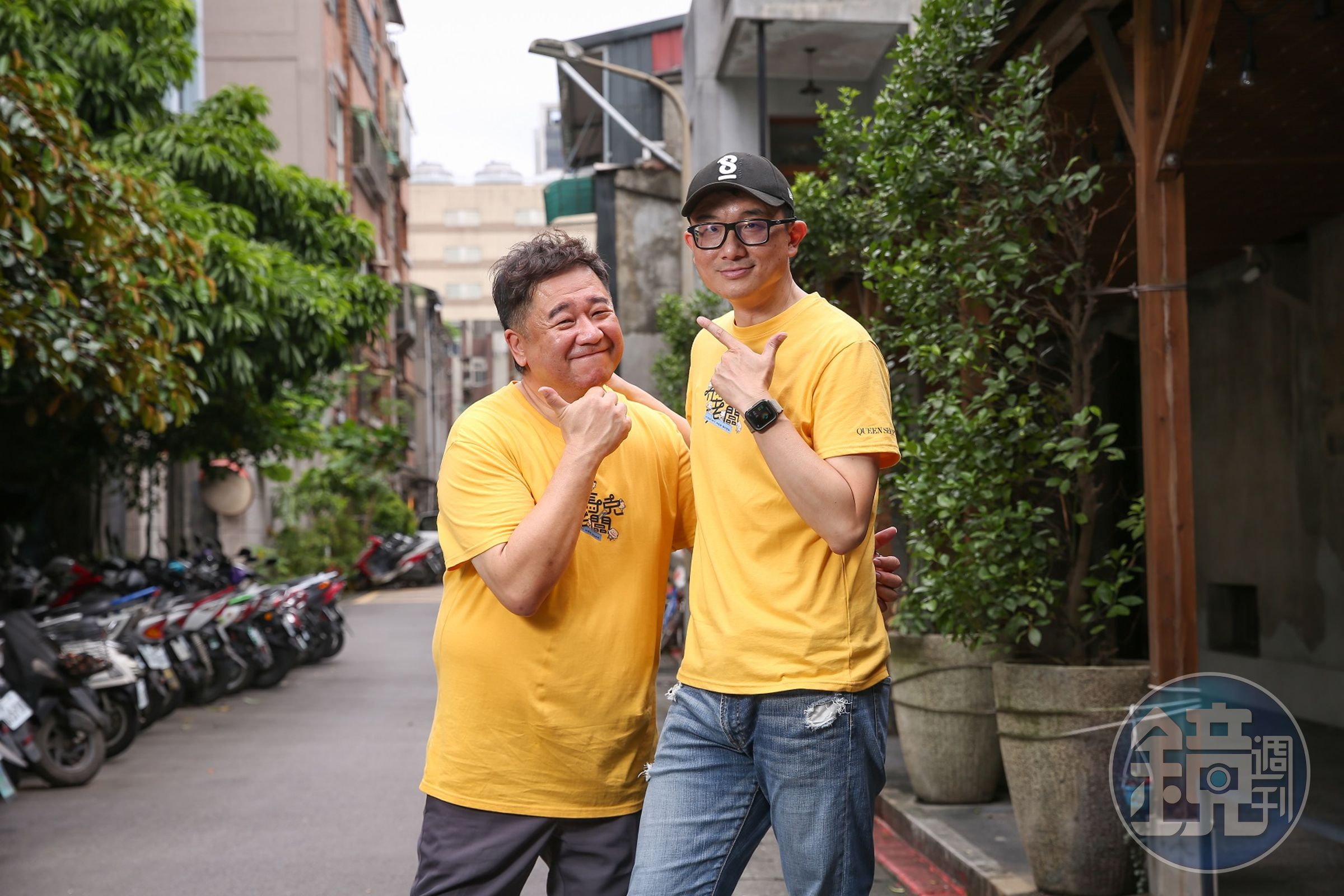 《我是馬克》作者馬克(右)開心與導演瞿友寧(左)合作,將漫畫搬上大銀幕。
