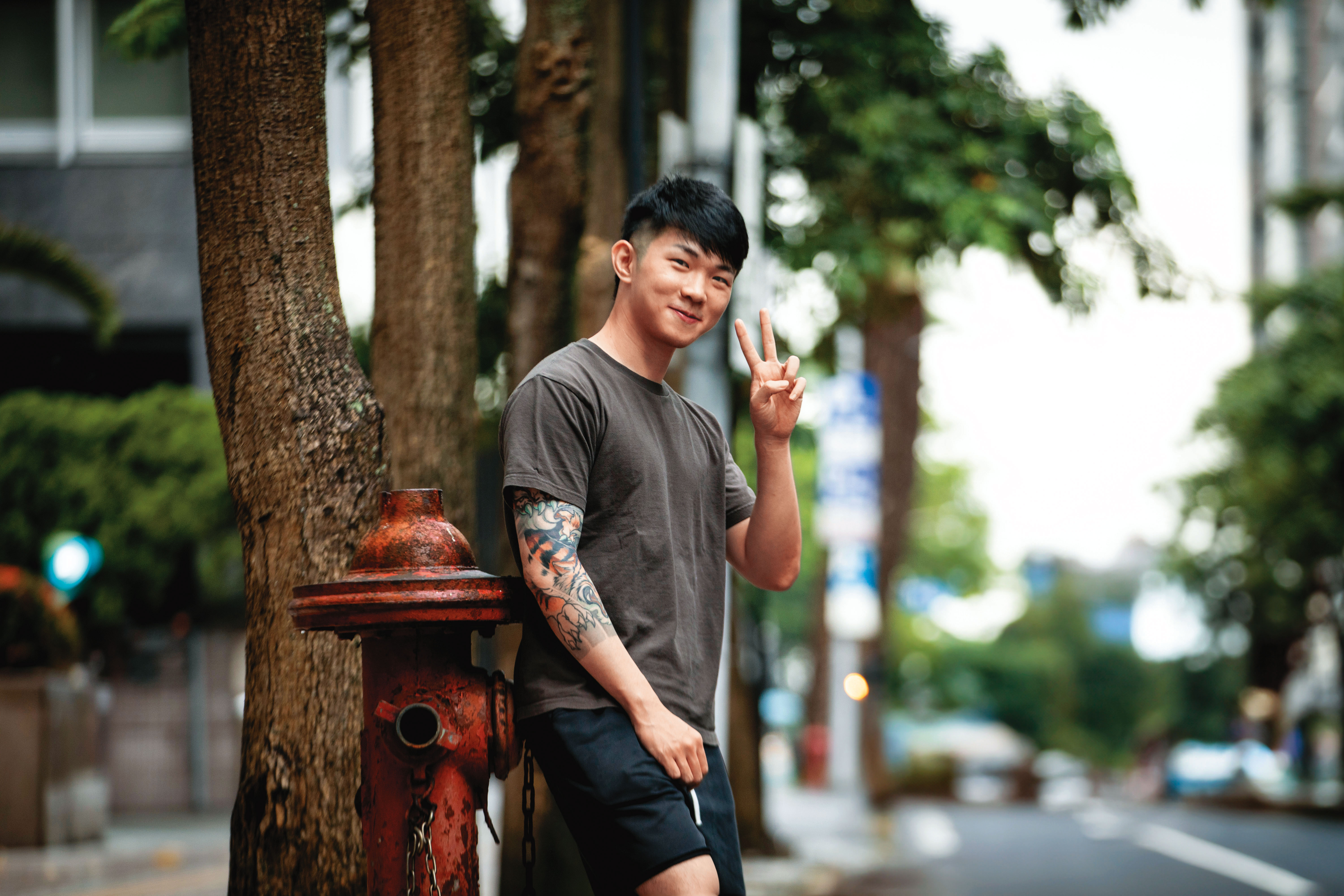 31歲的黃山料日前在台北購屋，事業有成，但言行舉止仍保有少年習性。