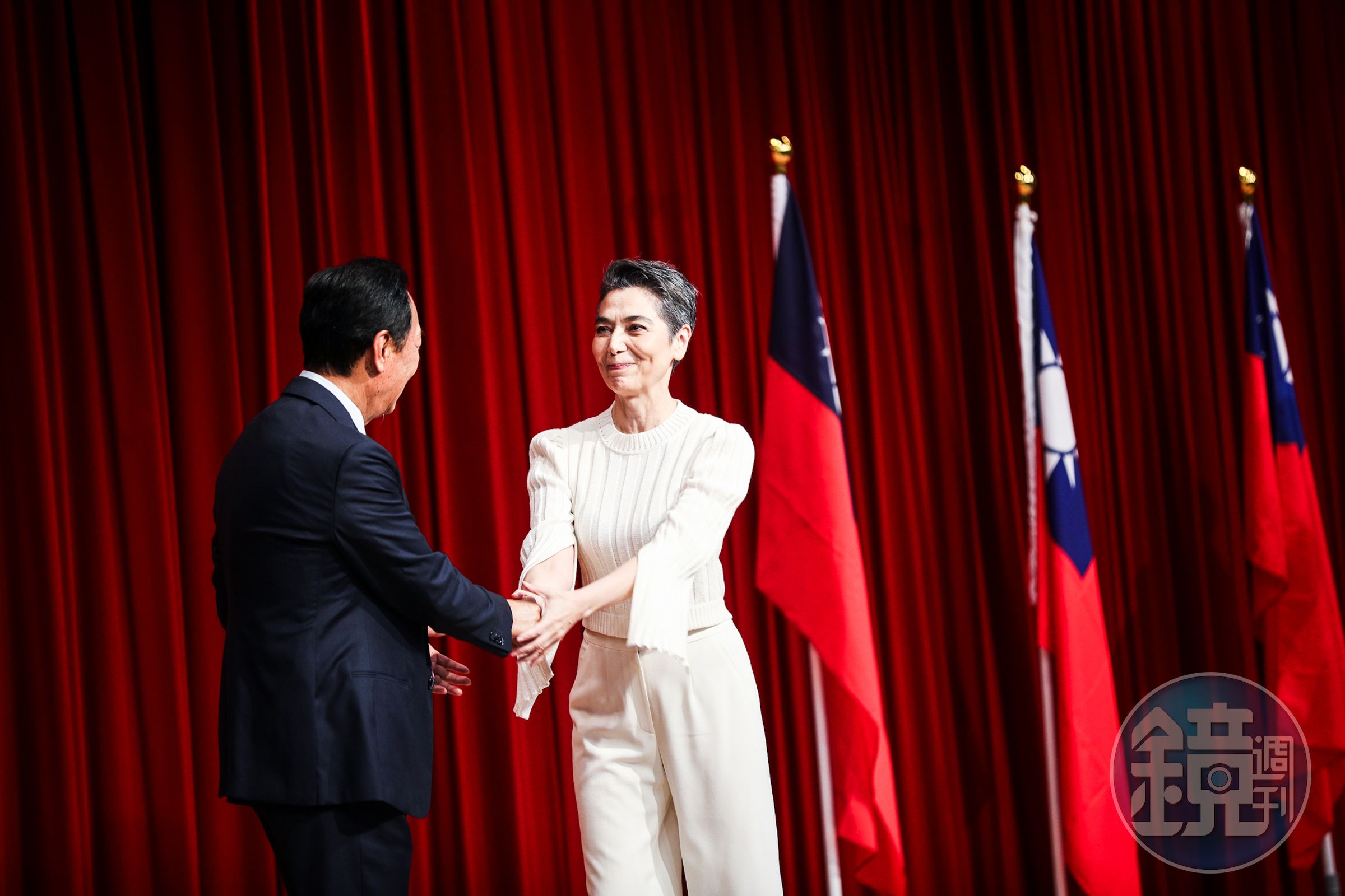 根據AIT公布的放棄美國公民身分程序,整個過程可能得耗時3到6個月,但距離2024正副總統候選人登記已剩下約70天。