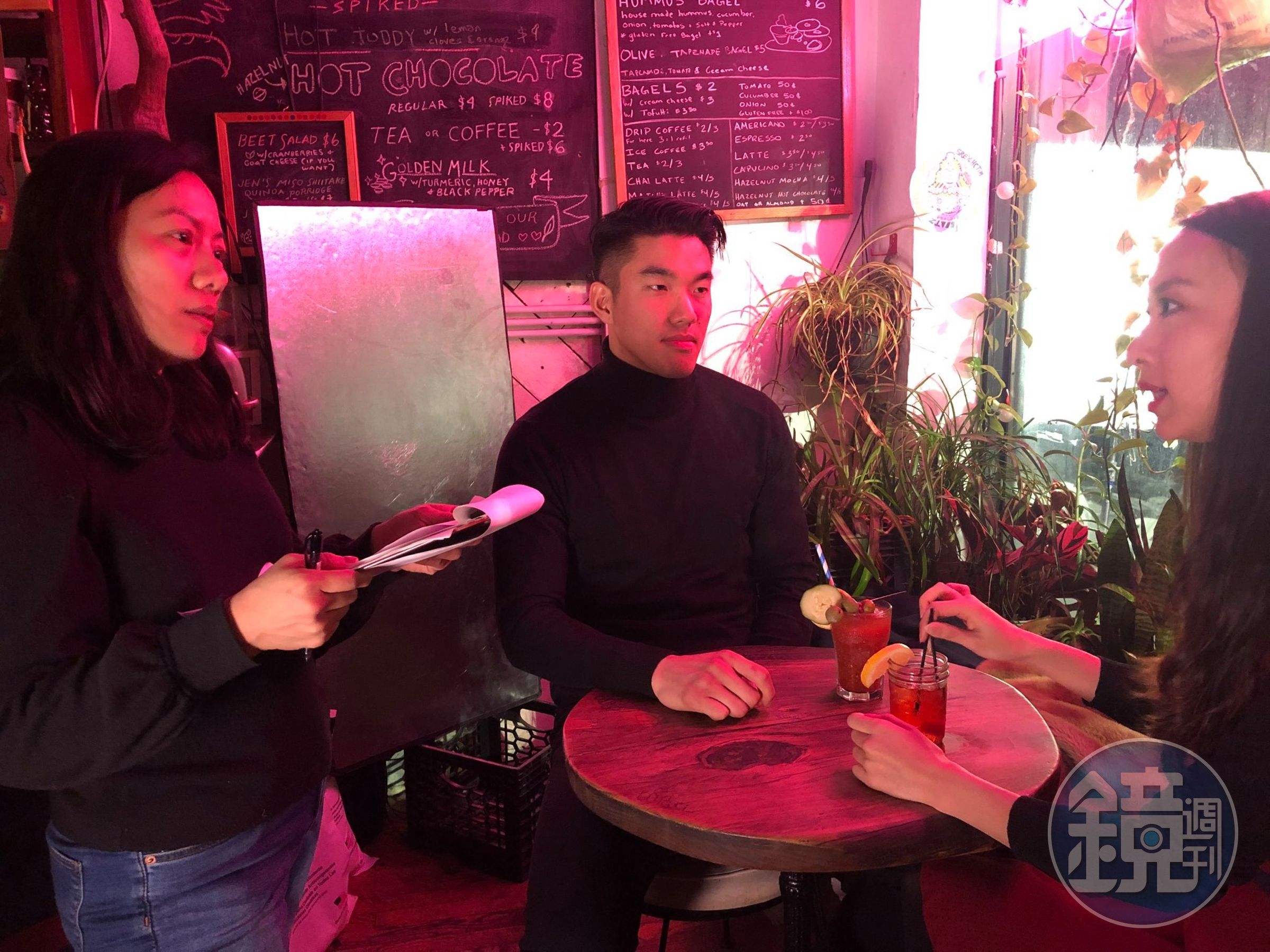 俞聖儀（左）在紐約工作之餘仍堅持創作，幾年前拍攝短片，再據此發展為長片。（俞聖儀提供）