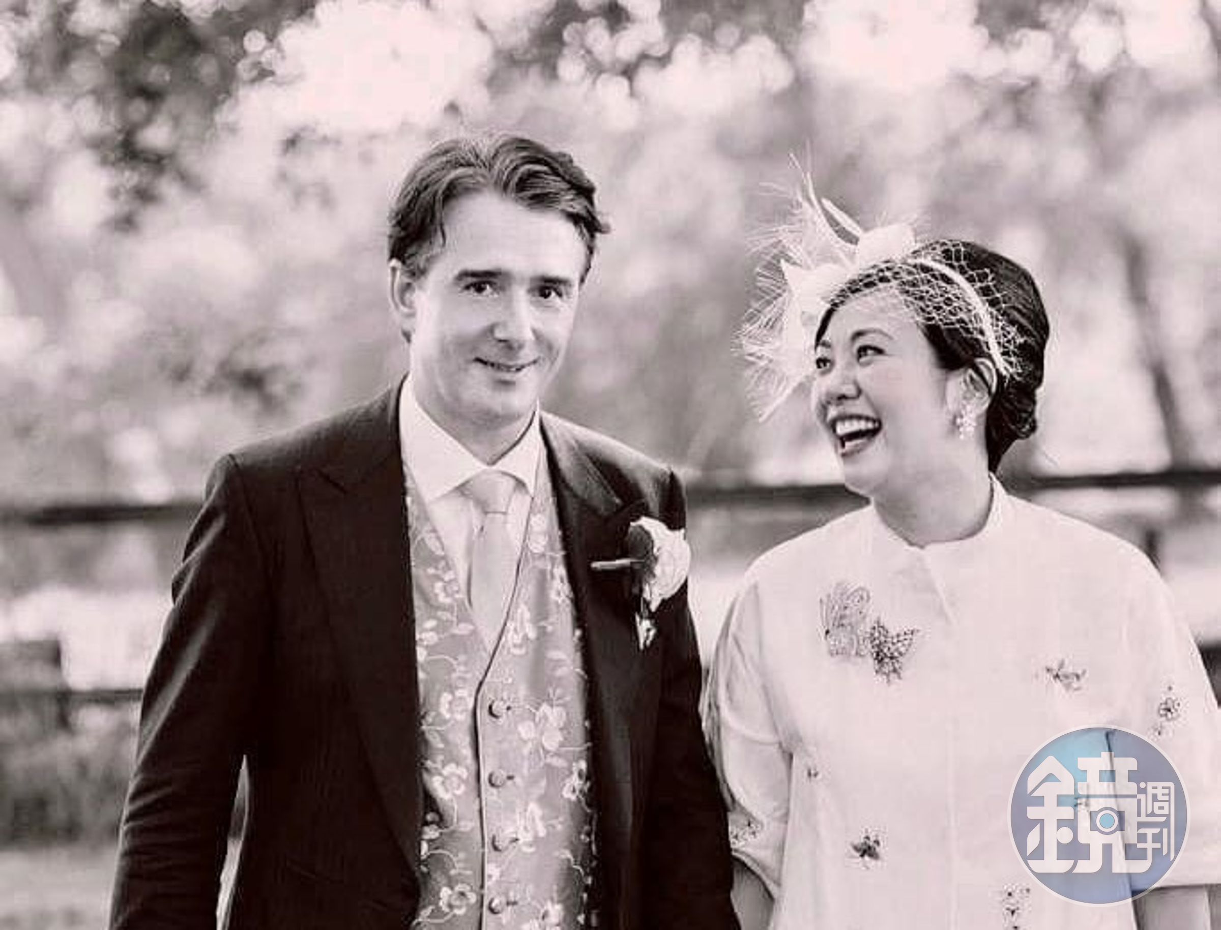 吳欣盈與夫婿雷諾9日在比利時舉辦婚宴。(翻攝吳欣盈臉書)