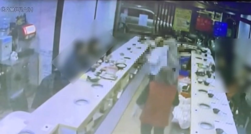 孫姓男子不滿火鍋店員服務態度不佳，動手打人遭判刑。（翻攝照片）