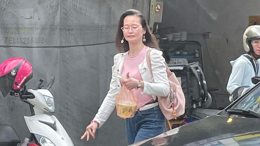 慧慈現身桃園街頭，網友大讚都沒有變。（翻攝自●【爆廢公社】●臉書）