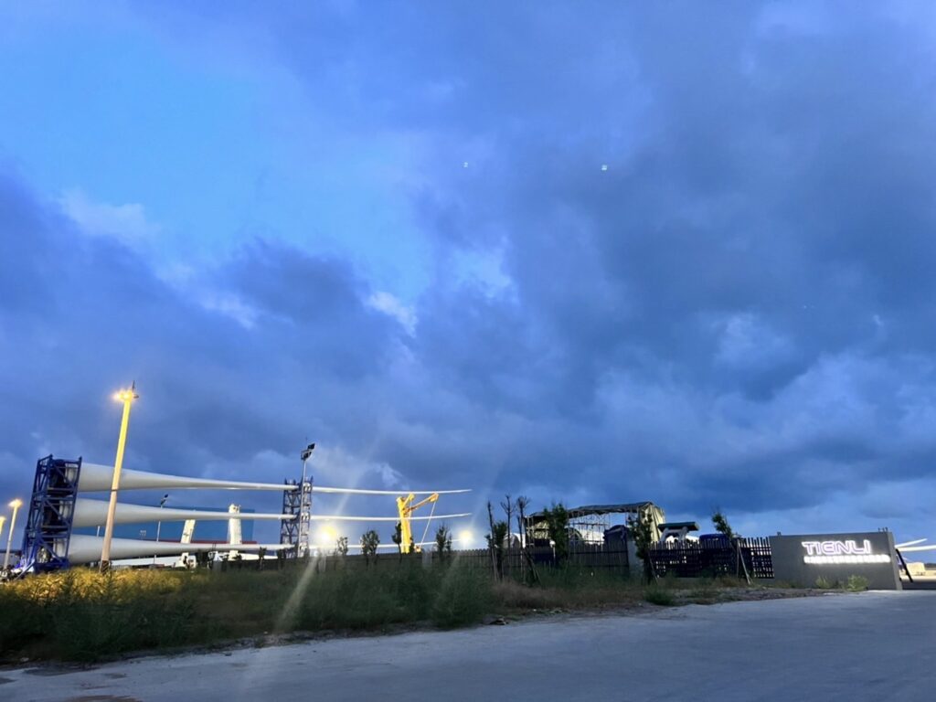 離岸風電在台灣發展多年，儘管國產化腳步不易，一路走來還是有台灣本土業者逐漸突圍，蓄積能量邁向國際。（翻攝自天力官網）