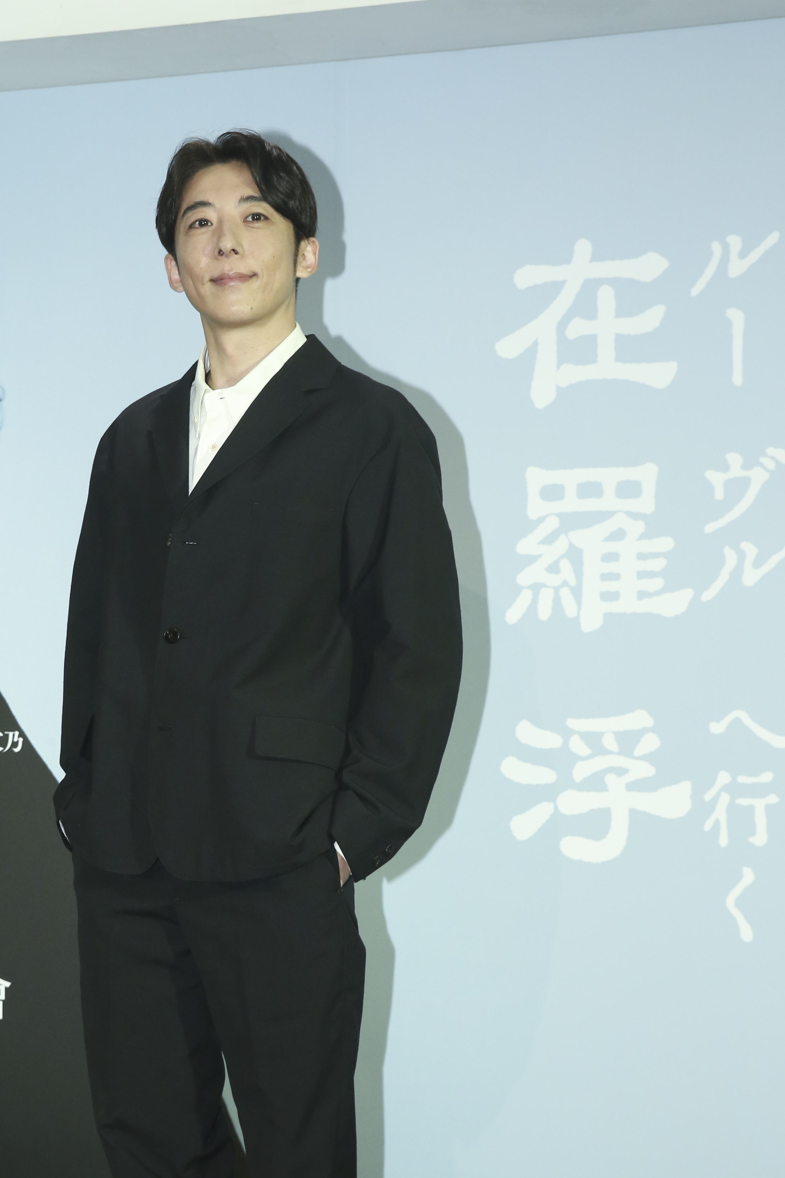 高橋一生為了讓法文台詞說起來更流暢，拍片空暇時間就找工作人員用法文練習對話，非常用心。