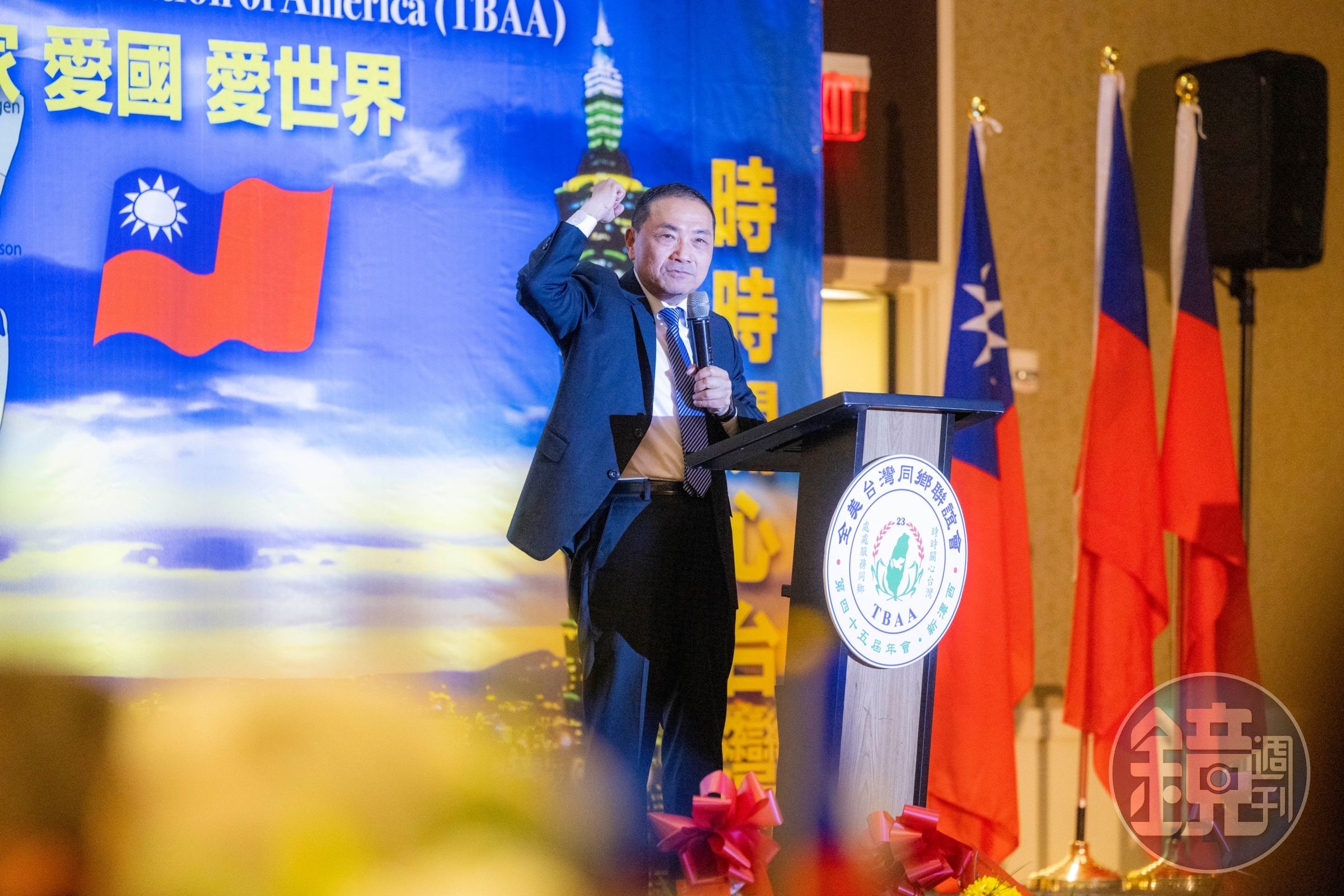 侯友宜致詞，在場來賓高喊凍蒜。（侯友宜競選辦公室提供）
