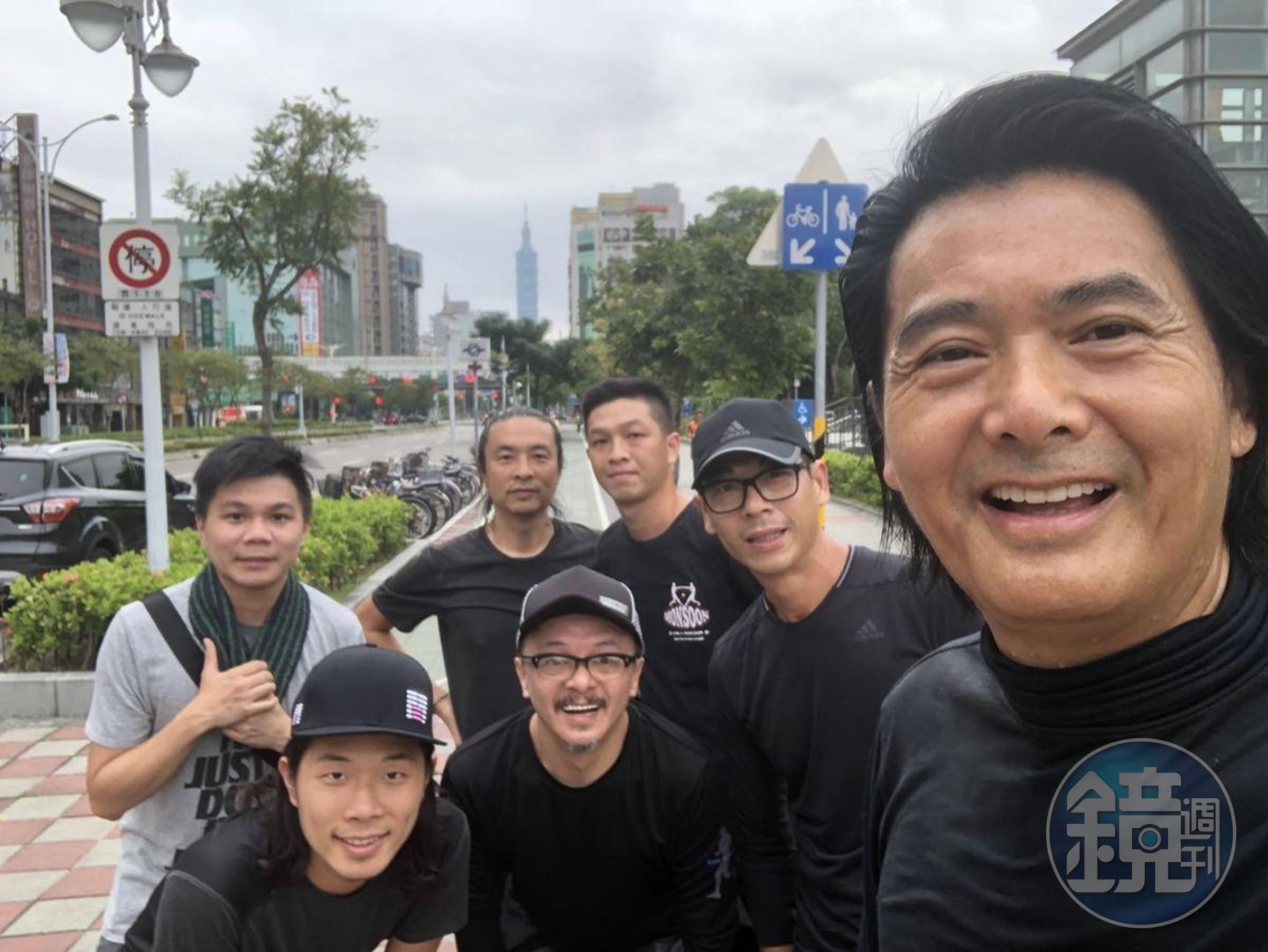 周潤發以私人名義來台,行程全公開,他去了大安森林公園、陽明山跑步,用餐時也被媒體緊跟。(双喜提供)