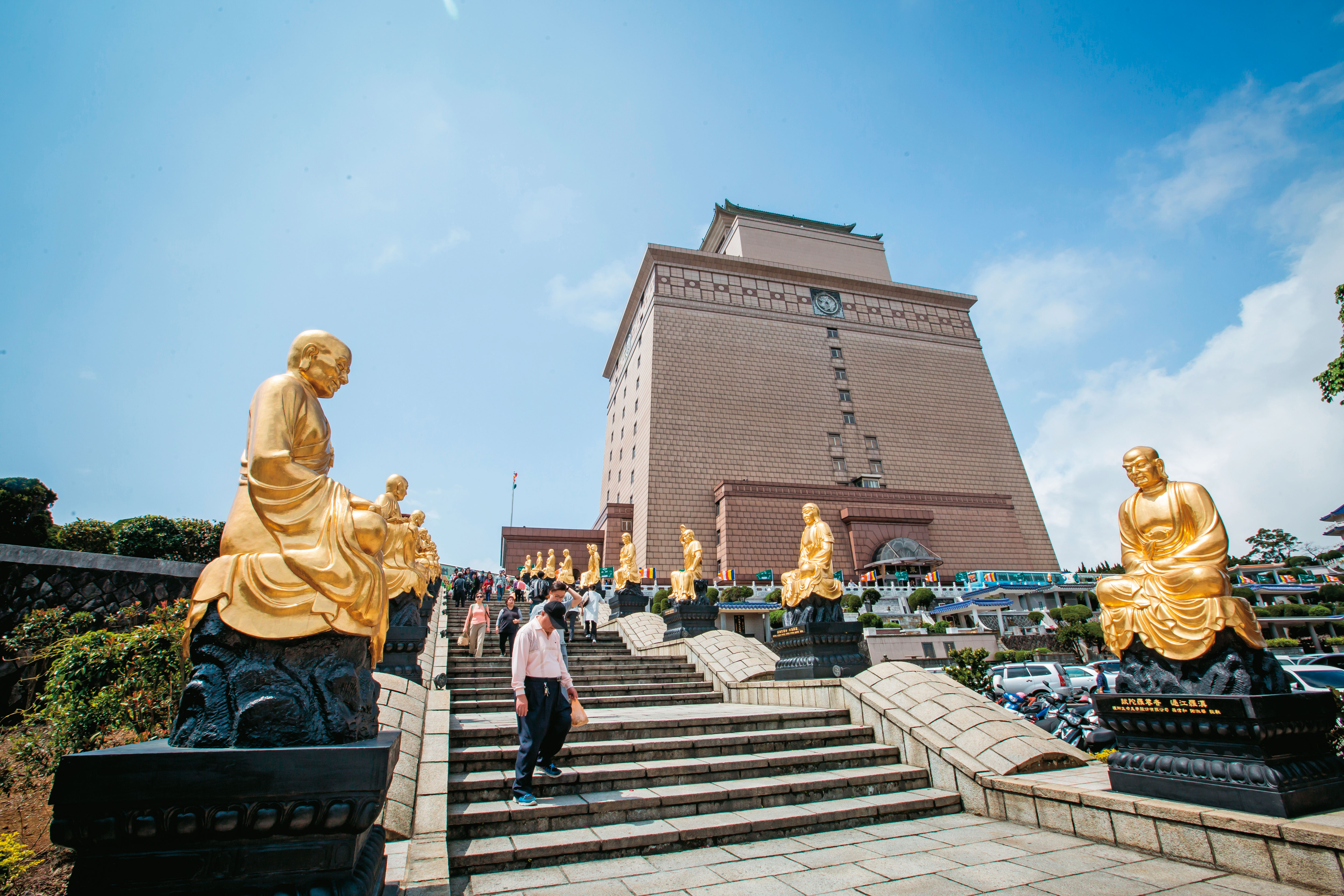 北海福座是朱國榮事業群中的金雞母。