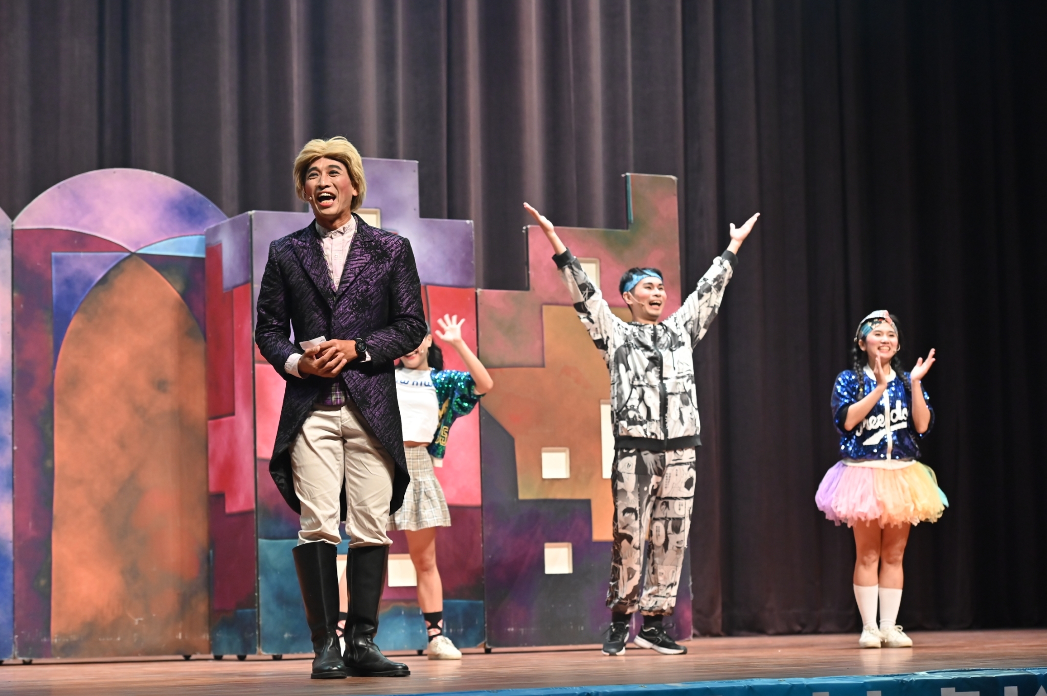 紙風車反毒戲劇工程在澎湖3天獻上8場表演，陪青少年勇敢向毒品說不。（紙風車文教基金會提供）