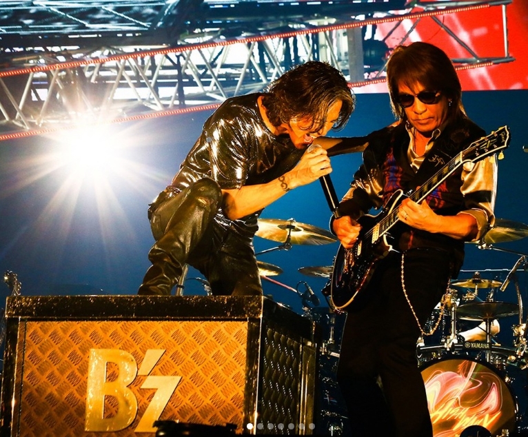 日本搖滾天團B'z今年出道滿35年，近期舉辦日本國內巡演。（翻攝自IG@bz_official_insta）