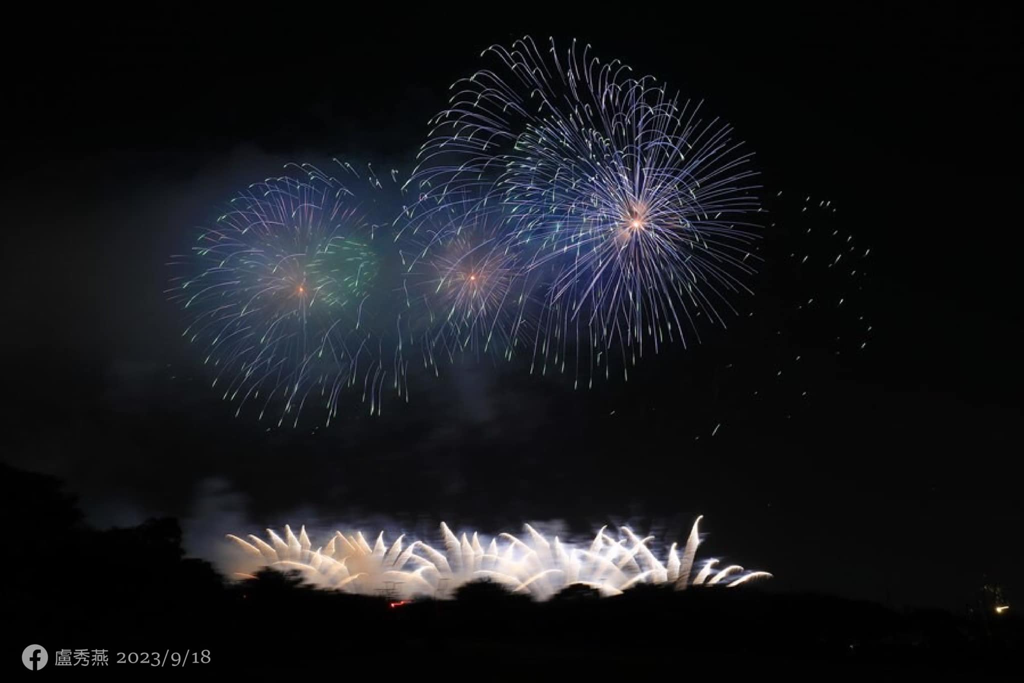 今年雙十國慶焰火將於台中登場，昨（18日）晚進行5分鐘焰火試放。（翻攝自盧秀燕臉書）