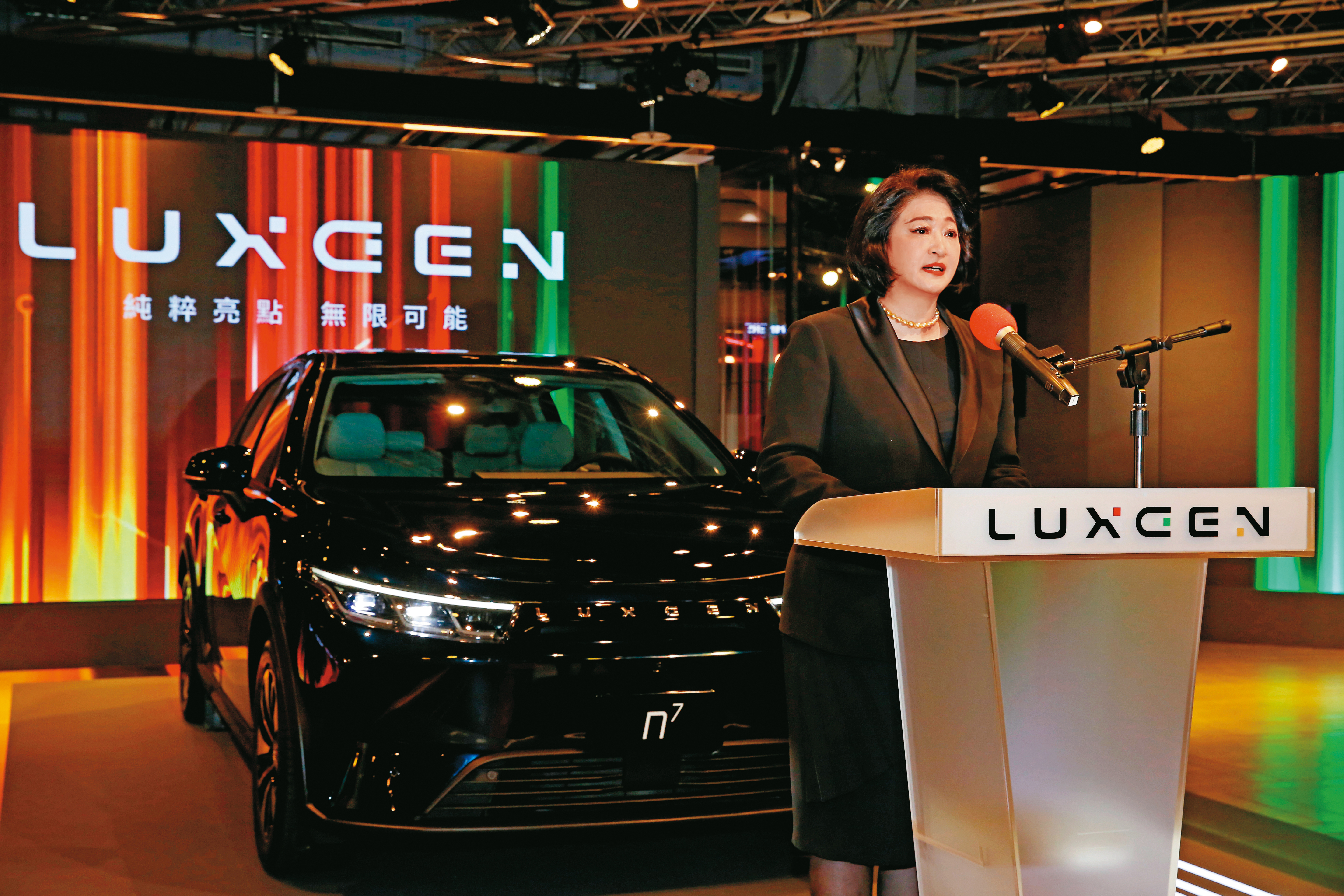 嚴陳莉蓮與鴻海策略聯盟,由鴻華先進開發的純電車n7,開放預訂就爆單2.5萬張。