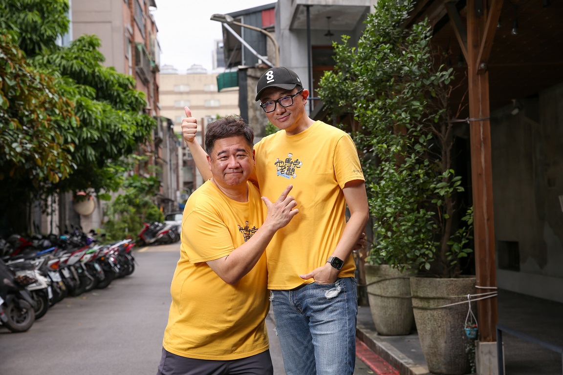 導演瞿友寧（左）與圖文創作者馬克（右）都是熱愛工作的摩羯男。