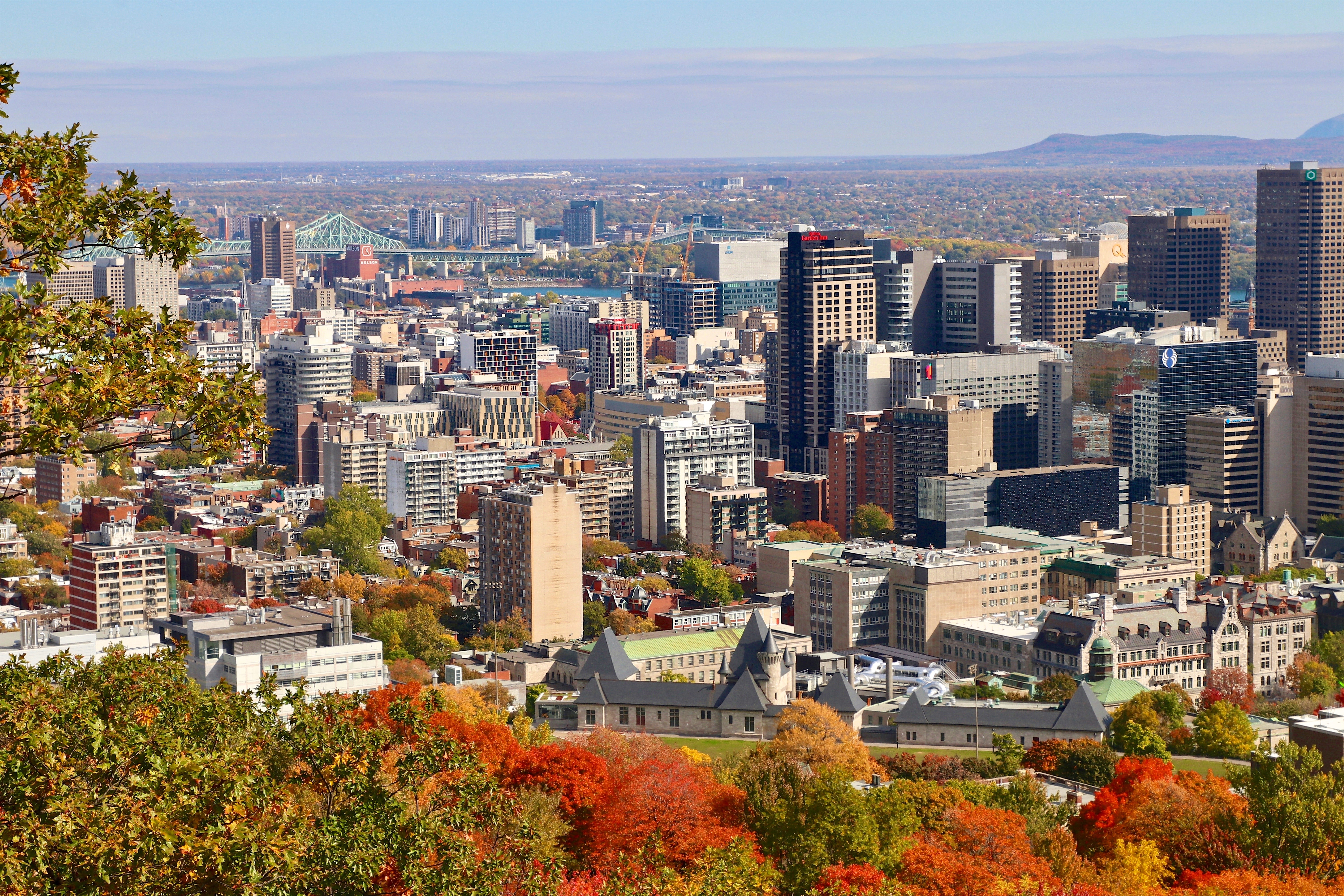 我國「駐蒙特婁辦事處」受工程施工、當地假期等因素影響，開館日期不如預期那麼快，圖為蒙特婁市景（東方IC）