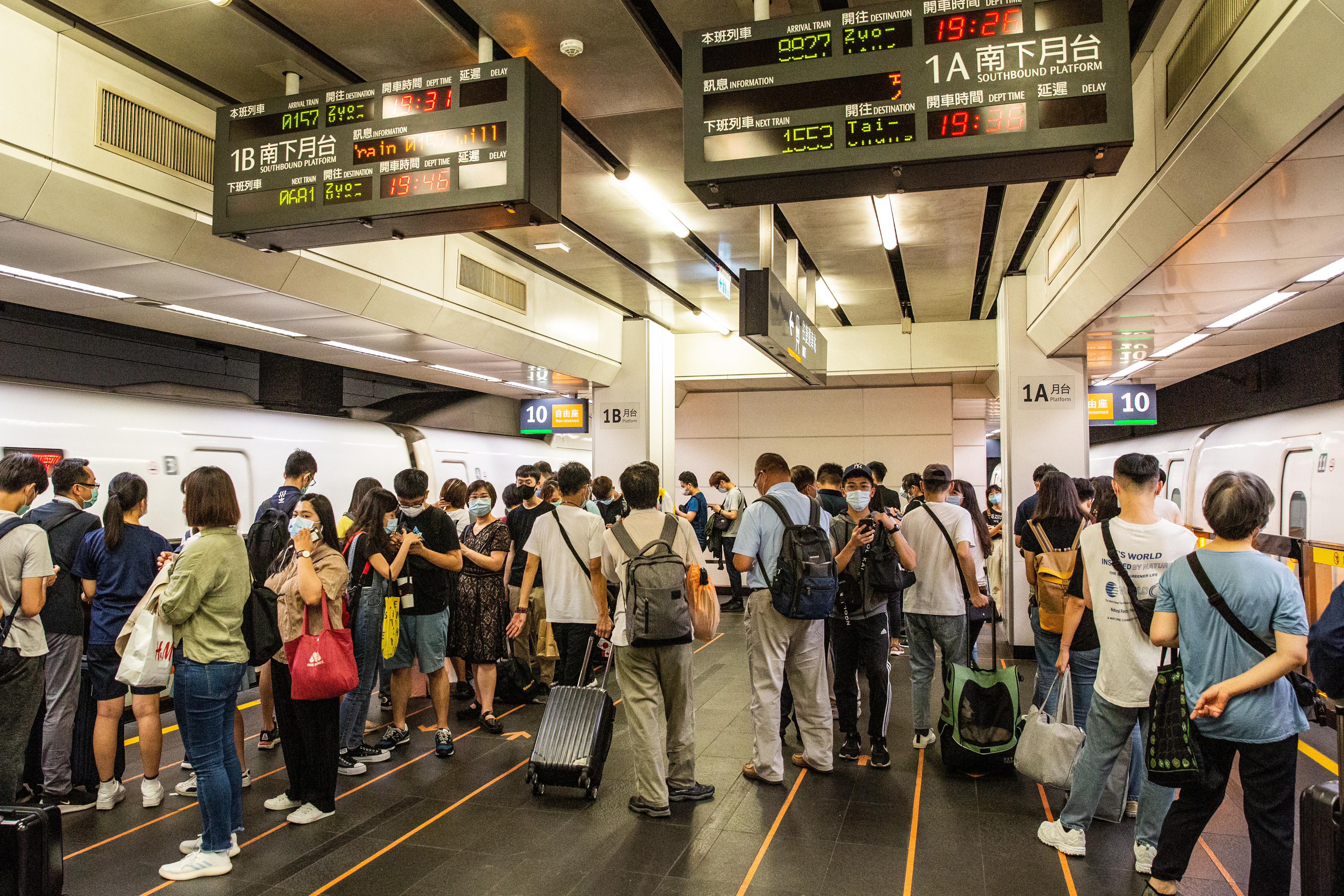 高鐵國慶疏運再加開6班次列車，週五（22日）凌晨零時起開放購票。