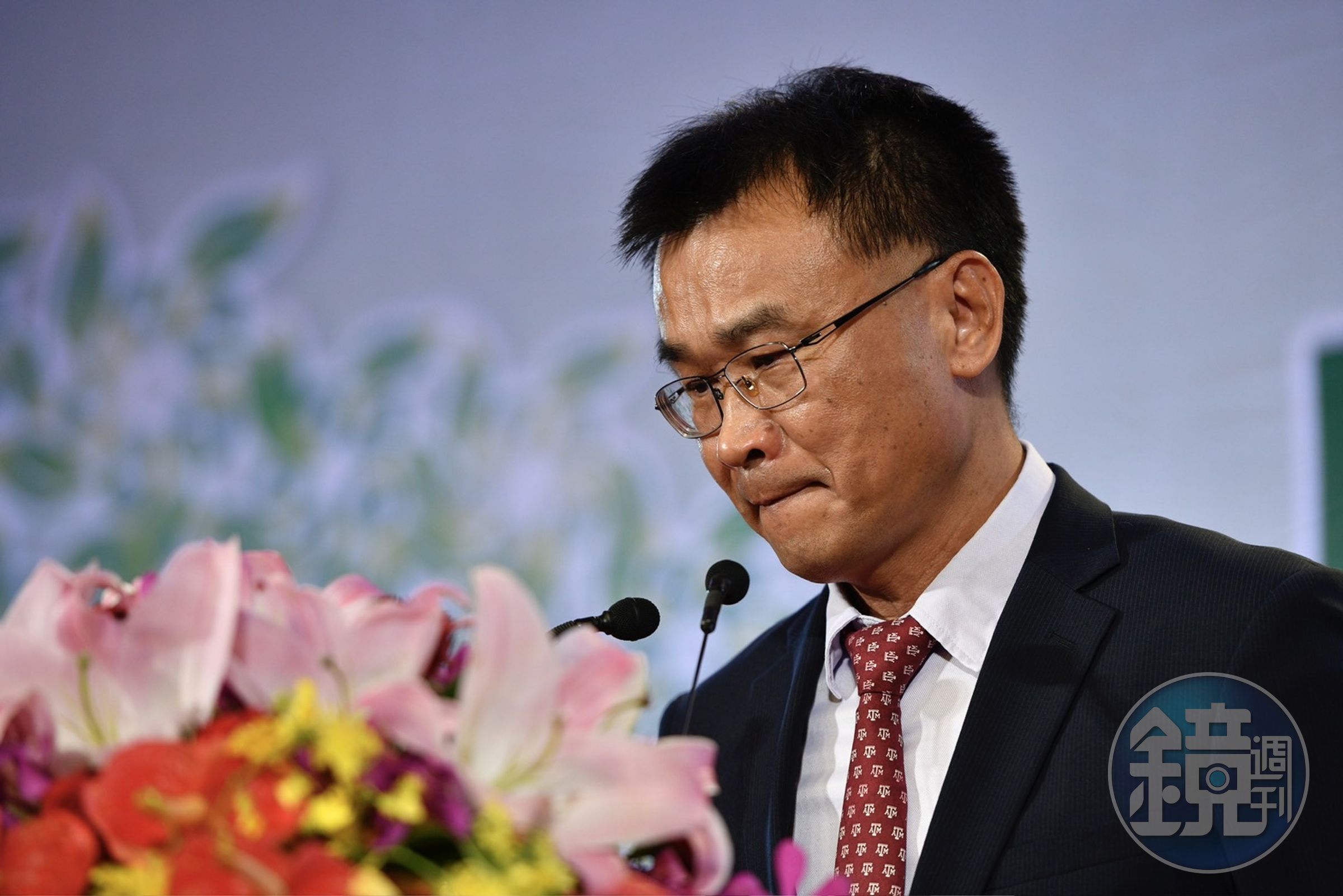 陳吉仲請辭農業部部長，今最後一天上班，數度哽咽。