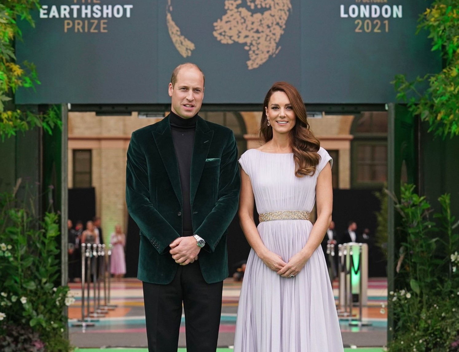 威廉王子（左）成立的「為地球奮鬥獎」2021年在倫敦舉行首屆頒獎典禮，今年已邁入第3屆，右為凱特王妃。（翻攝The Earthshot Prize臉書）