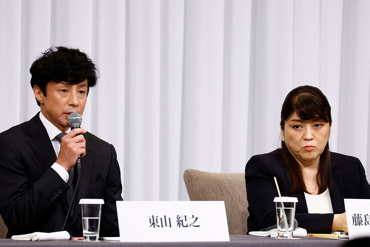 「傑尼斯」新社長東山紀之才說不會更改公司名稱，如今態度逆轉，但預計也將耗費上億元成本；舊社長藤島茱莉景子（右）則因在夏威夷爽而遭炎上。（翻攝網路）