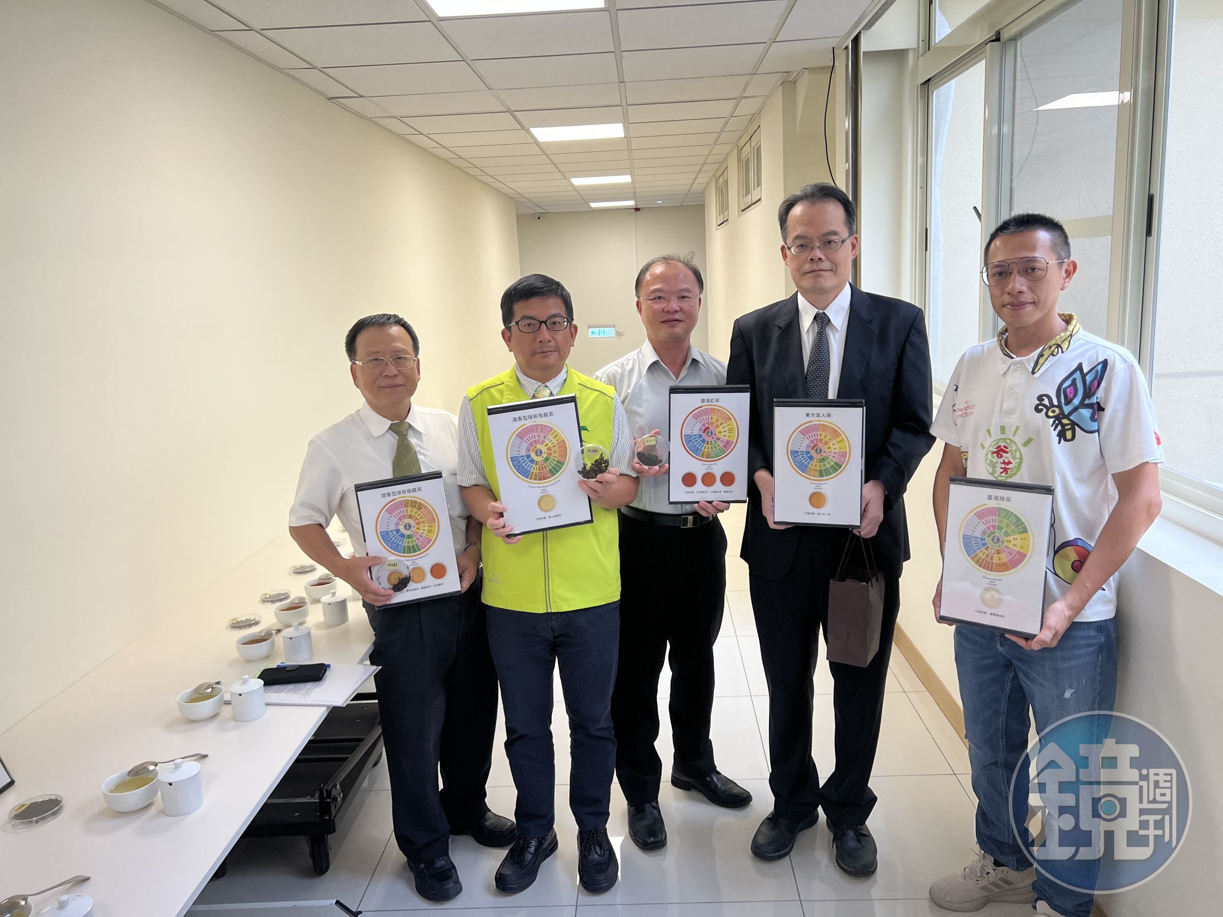台高檢署與行政院食品安全辦公室於今（21日）舉行「加強打擊境外茶混充台茶」聯合記者會。（顏凡裴提供）