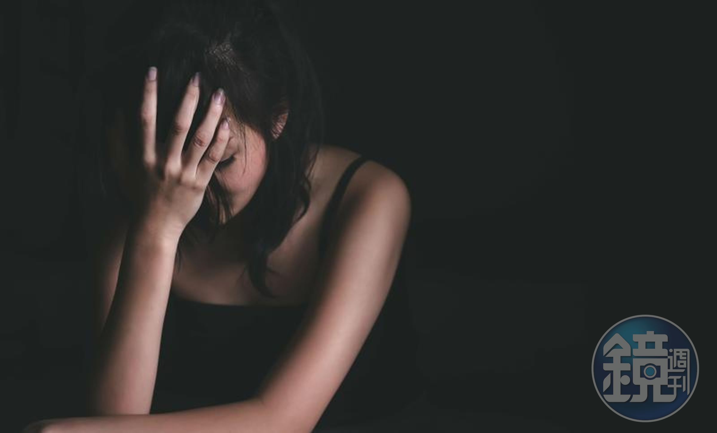 高雄一名女子到補習班上班,卻險些遭到班主任下藥迷姦。圖片僅供示意,非新聞當事人。(取自東方IC)